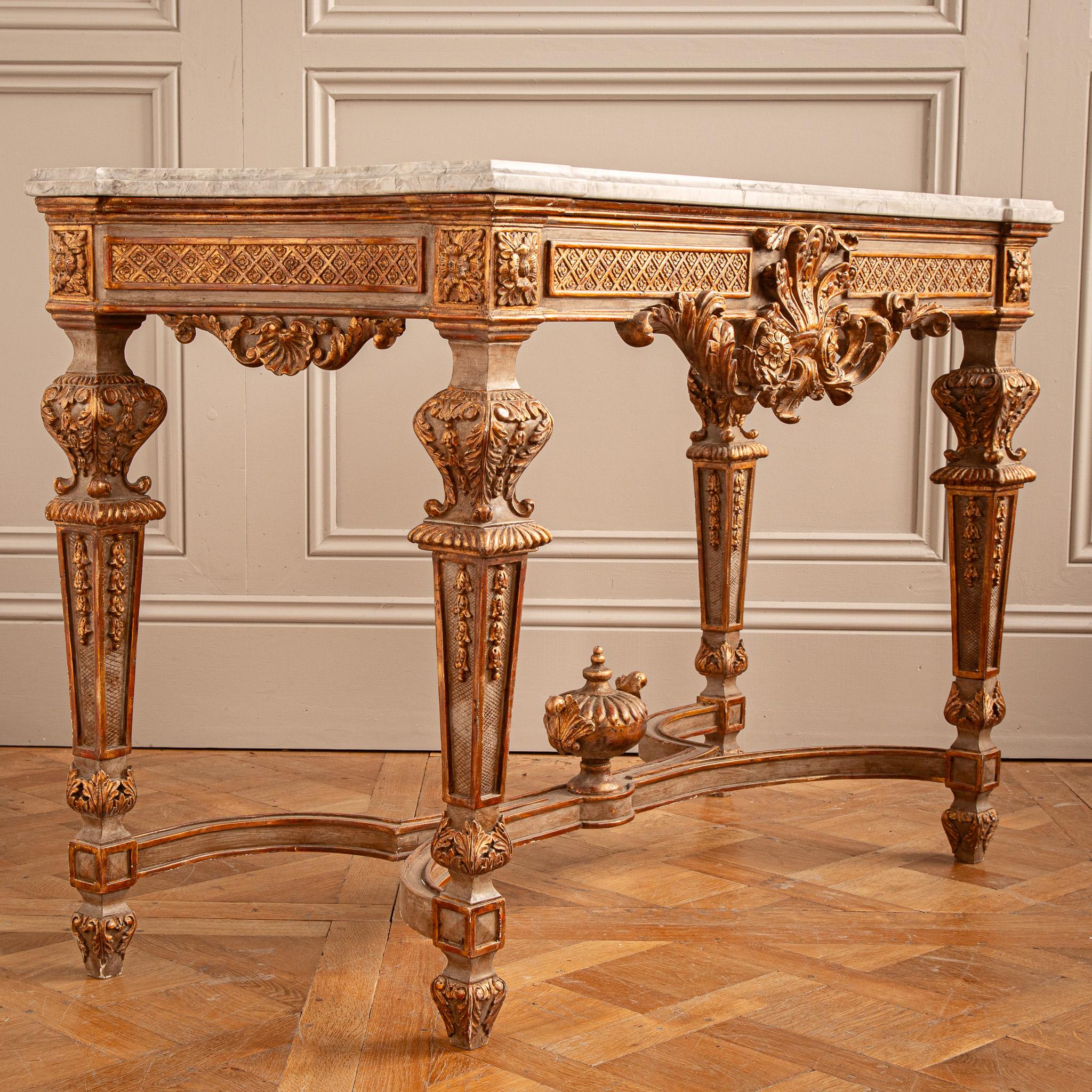 Französische Konsole aus vergoldetem Holz im Louis XIV.-Stil, hergestellt von La Maison London (21. Jahrhundert und zeitgenössisch) im Angebot