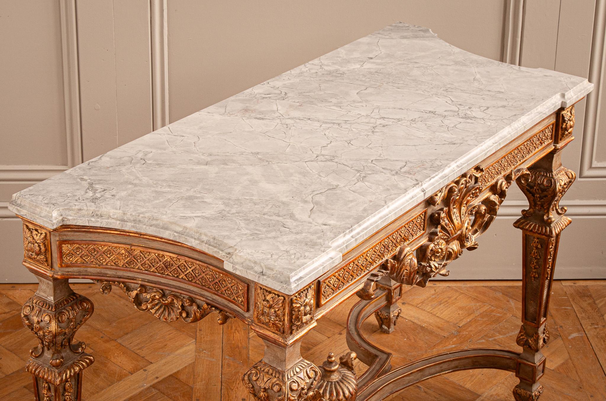 Französische Konsole aus vergoldetem Holz im Louis XIV.-Stil, hergestellt von La Maison London im Angebot 1