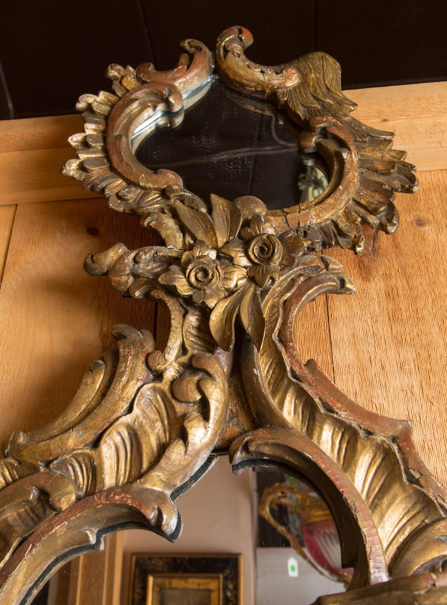 Giltwood Italian Roccoco Mirror In Good Condition For Sale In Woodbury, CT