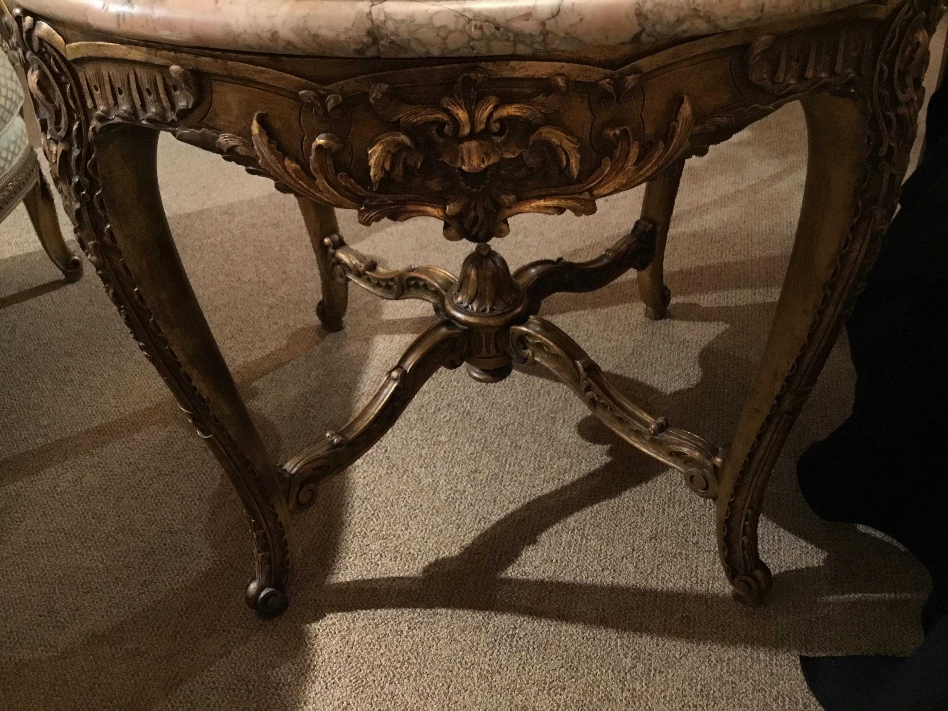 Giltwood Louis XV Center Table, 19th Century, Circular Marble Top In Good Condition For Sale In Houston, TX