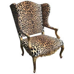 Giltwood Louis XV Stil Ohrensessel in Faux Leopard Samt