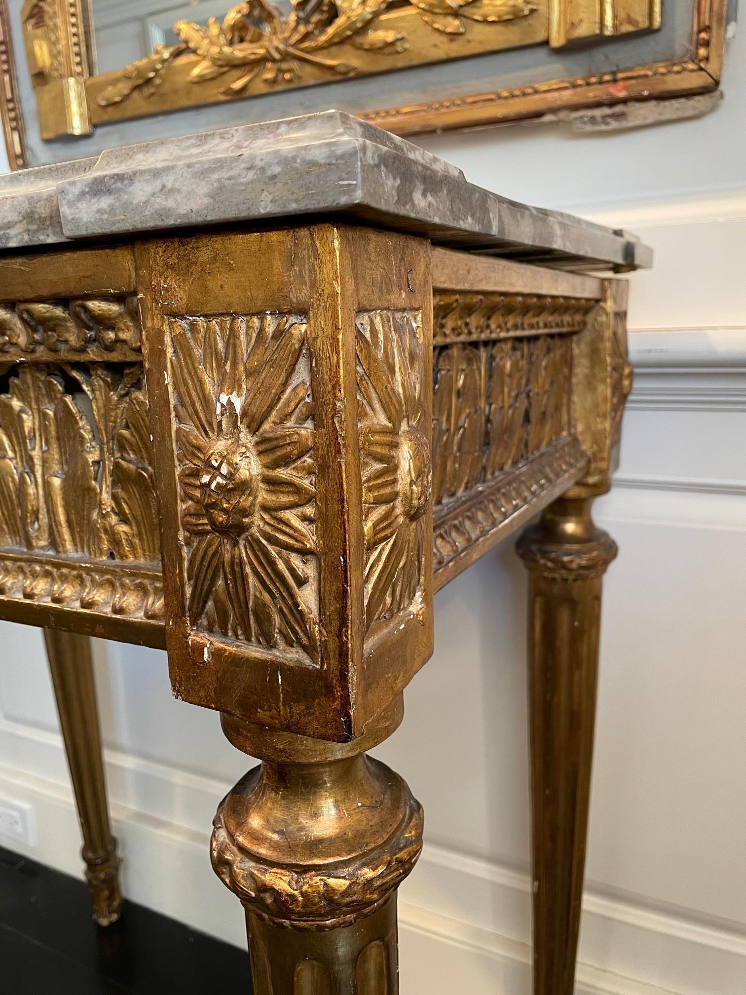 Giltwood Louis XVI Style Console Table with Marble Top, Neoclassical In Good Condition For Sale In Montreal, Quebec
