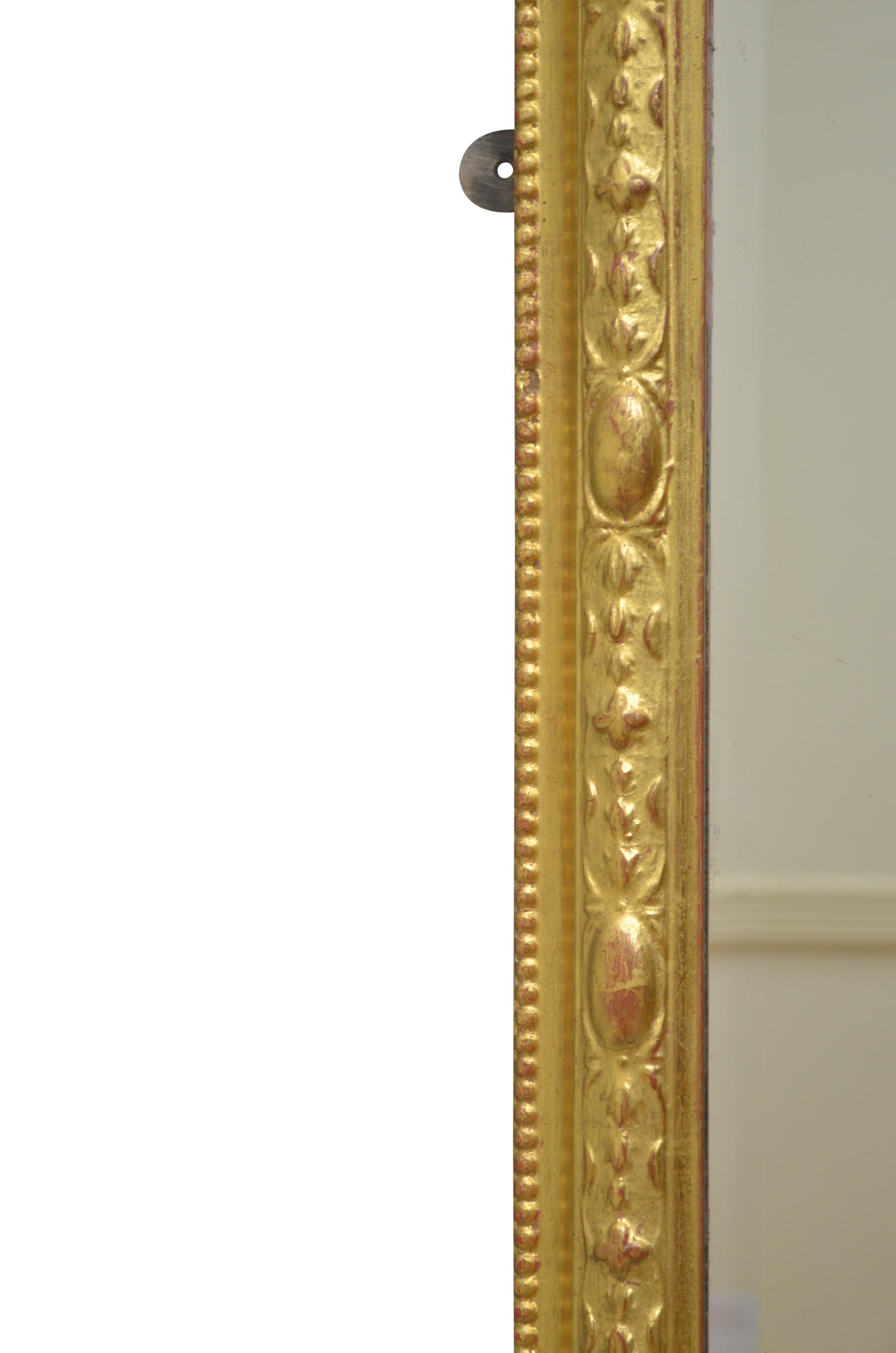 Kaminsimsspiegel aus vergoldetem Holz (Europäisch) im Angebot
