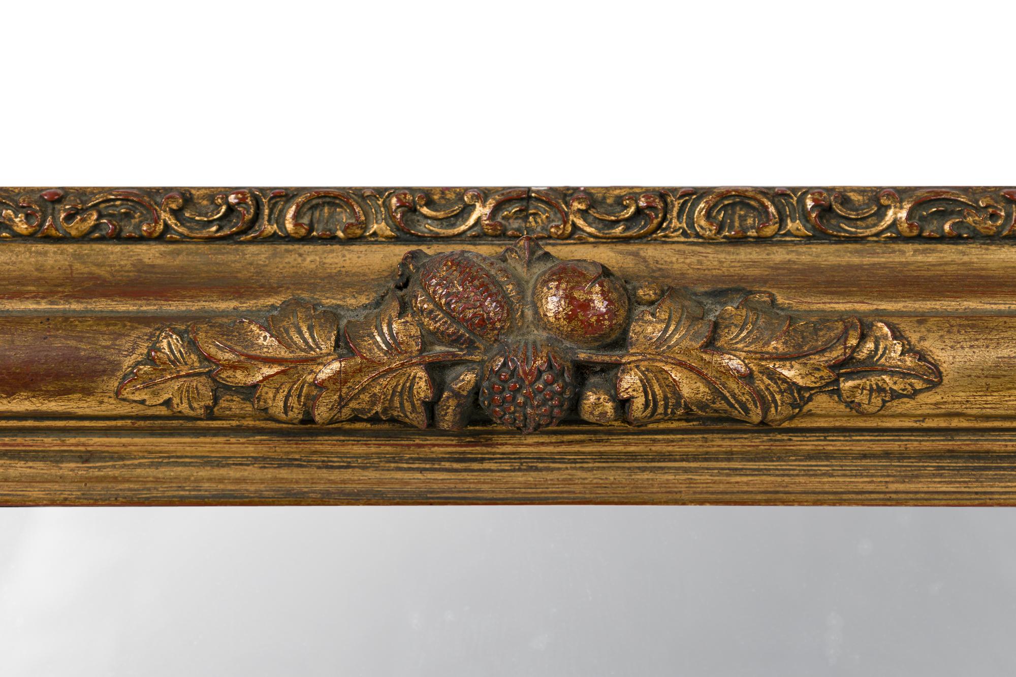Vittoriano Specchio in legno dorato Luigi XV in vendita