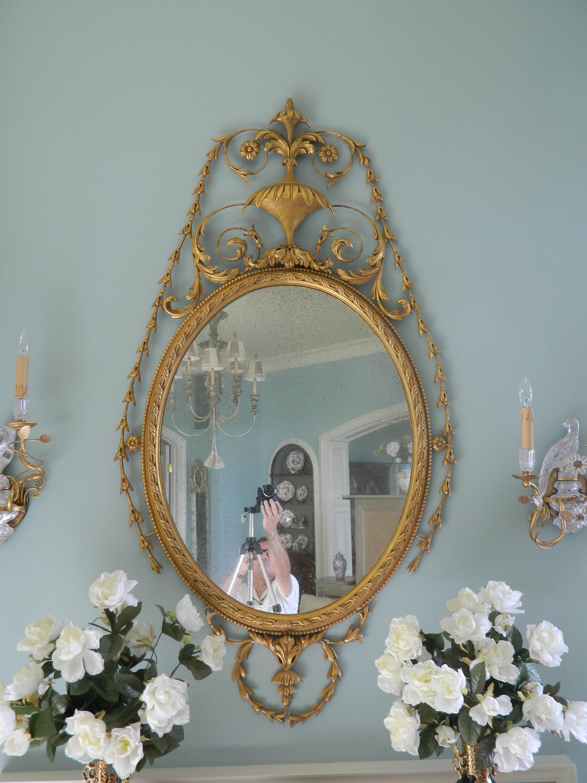 Giltwood Mirror with a Decorative Basket of Flowers at Top, 20th Century For Sale 1