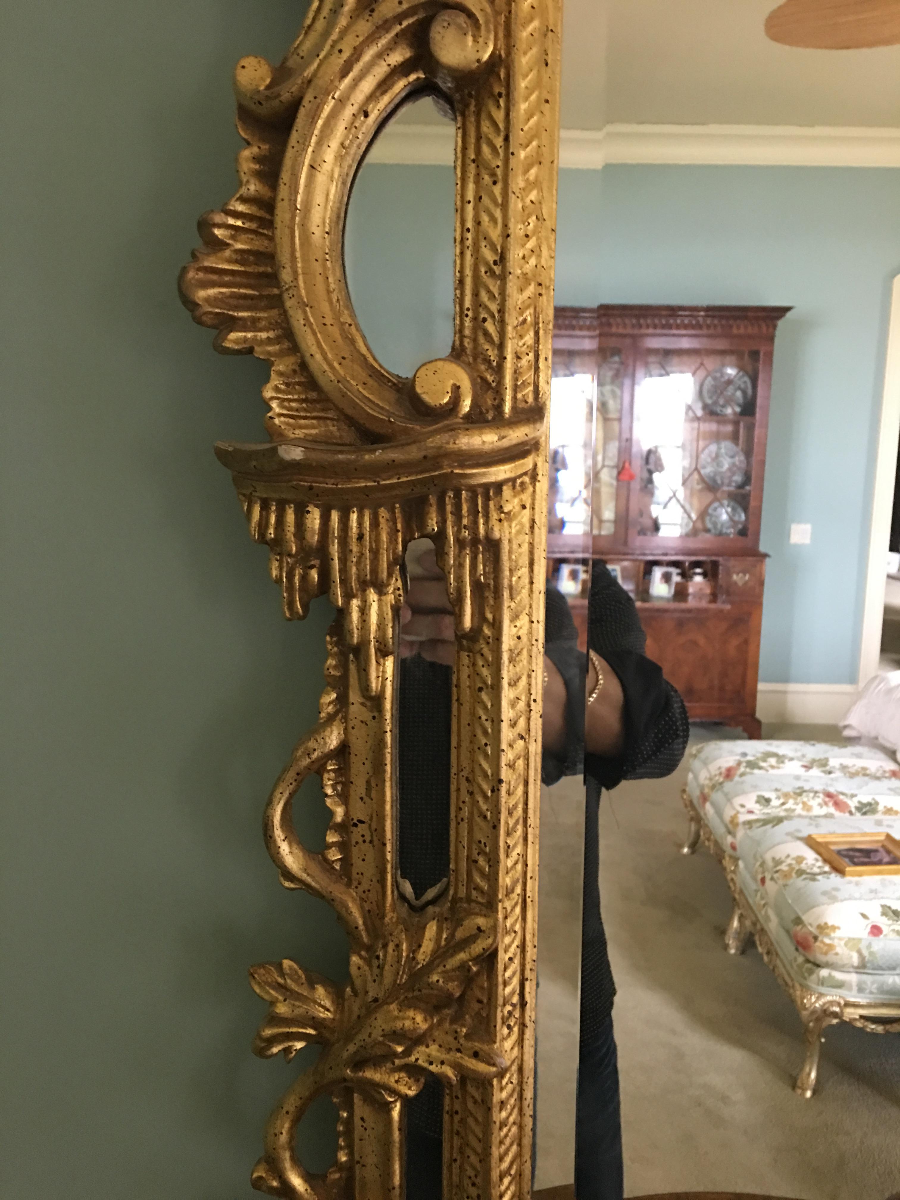 Giltwood Mirror with a Decorative Floral Basket at Top, 20th Century In Good Condition For Sale In Savannah, GA