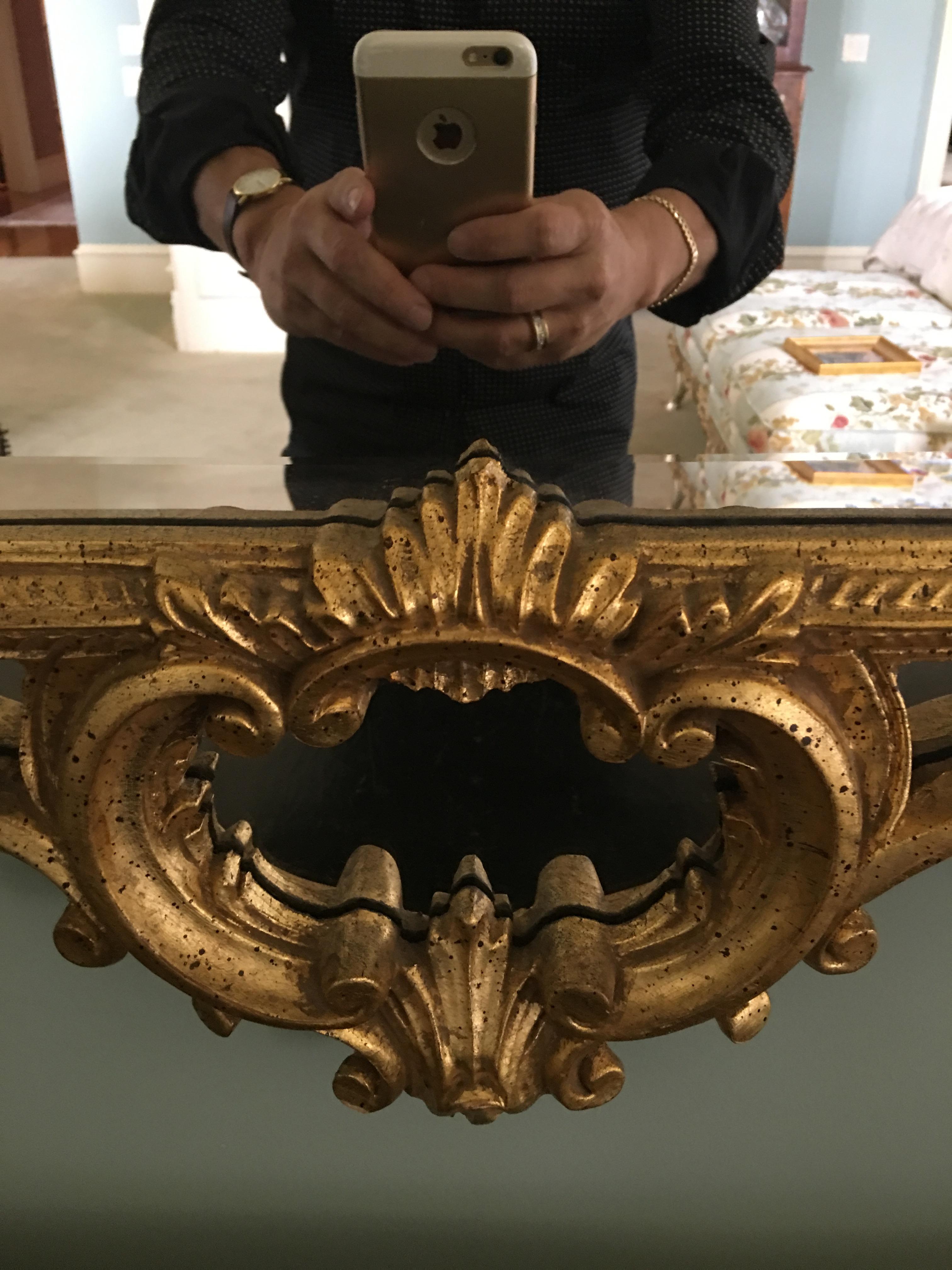 Giltwood Mirror with a Decorative Floral Basket at Top, 20th Century For Sale 1