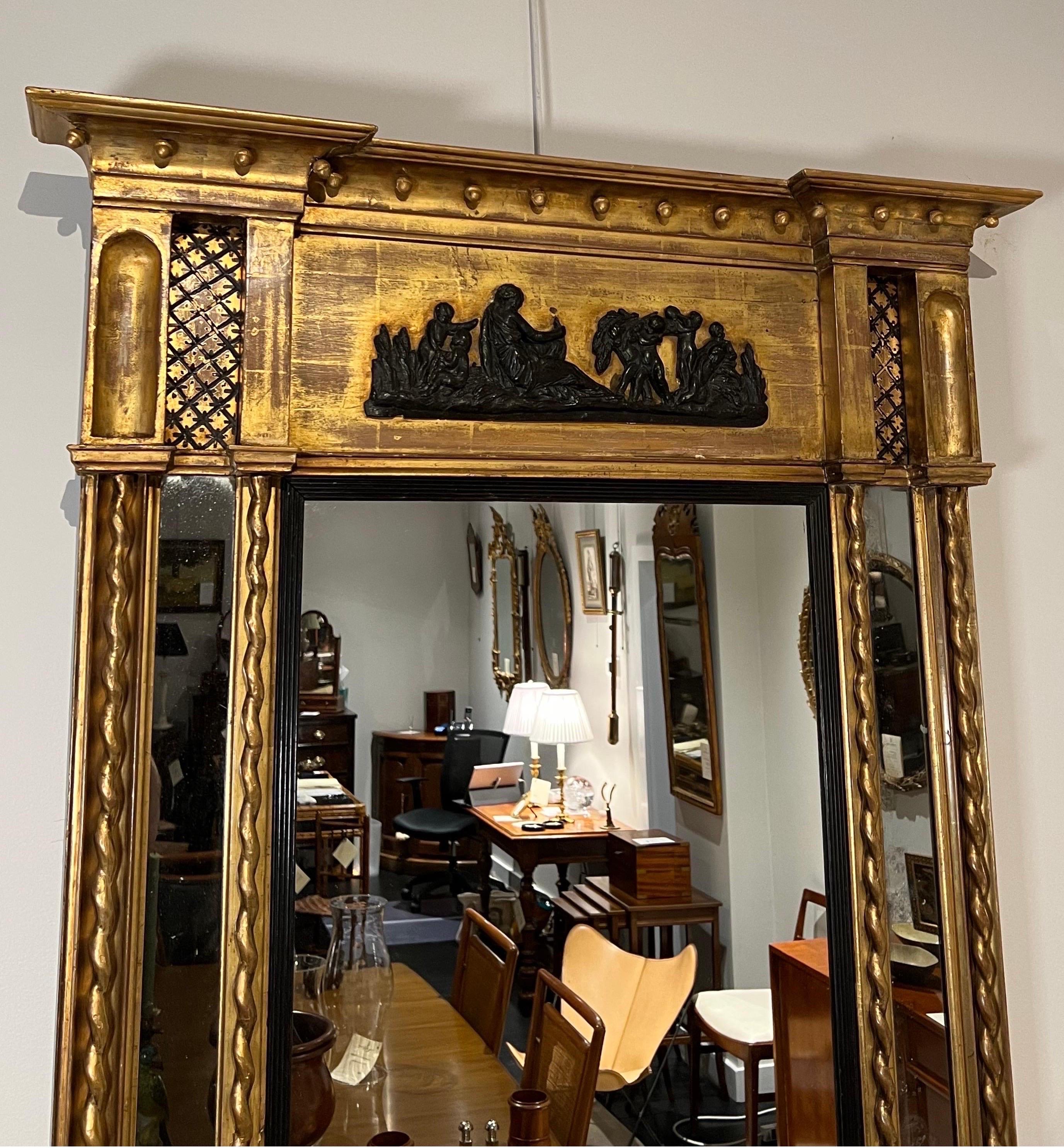 Miroir néoclassique bois doré en vente 1