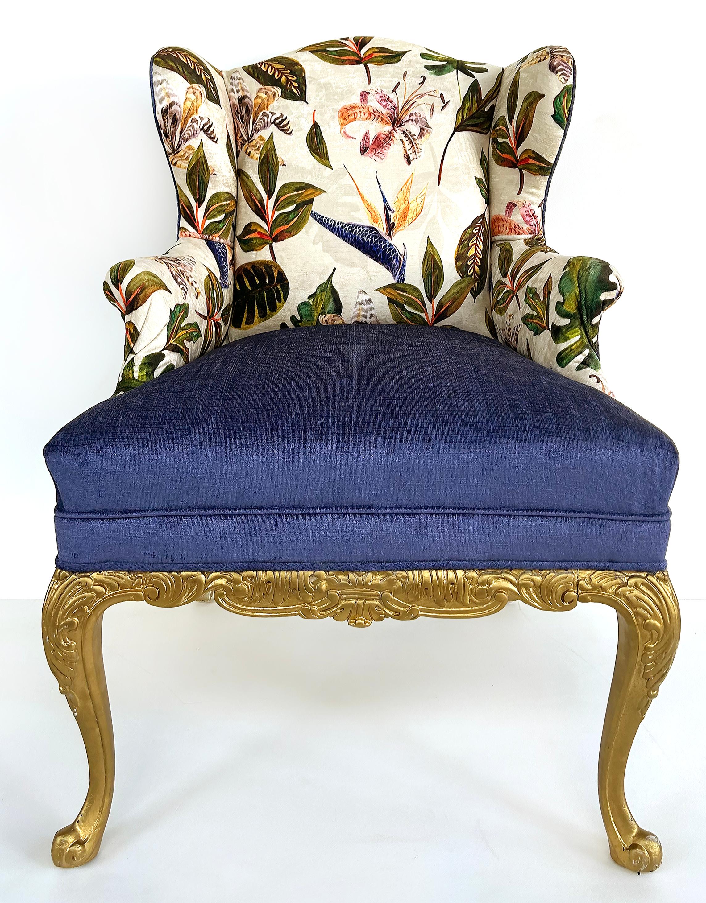 Giltwood Kürzlich gepolstert Ohrensessel mit Floral Print Stoff

Zum Verkauf angeboten wird ein vergoldeter Ohrensessel im französischen Stil, der erst kürzlich gepolstert wurde. Der Stuhl ist mit einem veloursartigen Stoff bezogen, der auf der