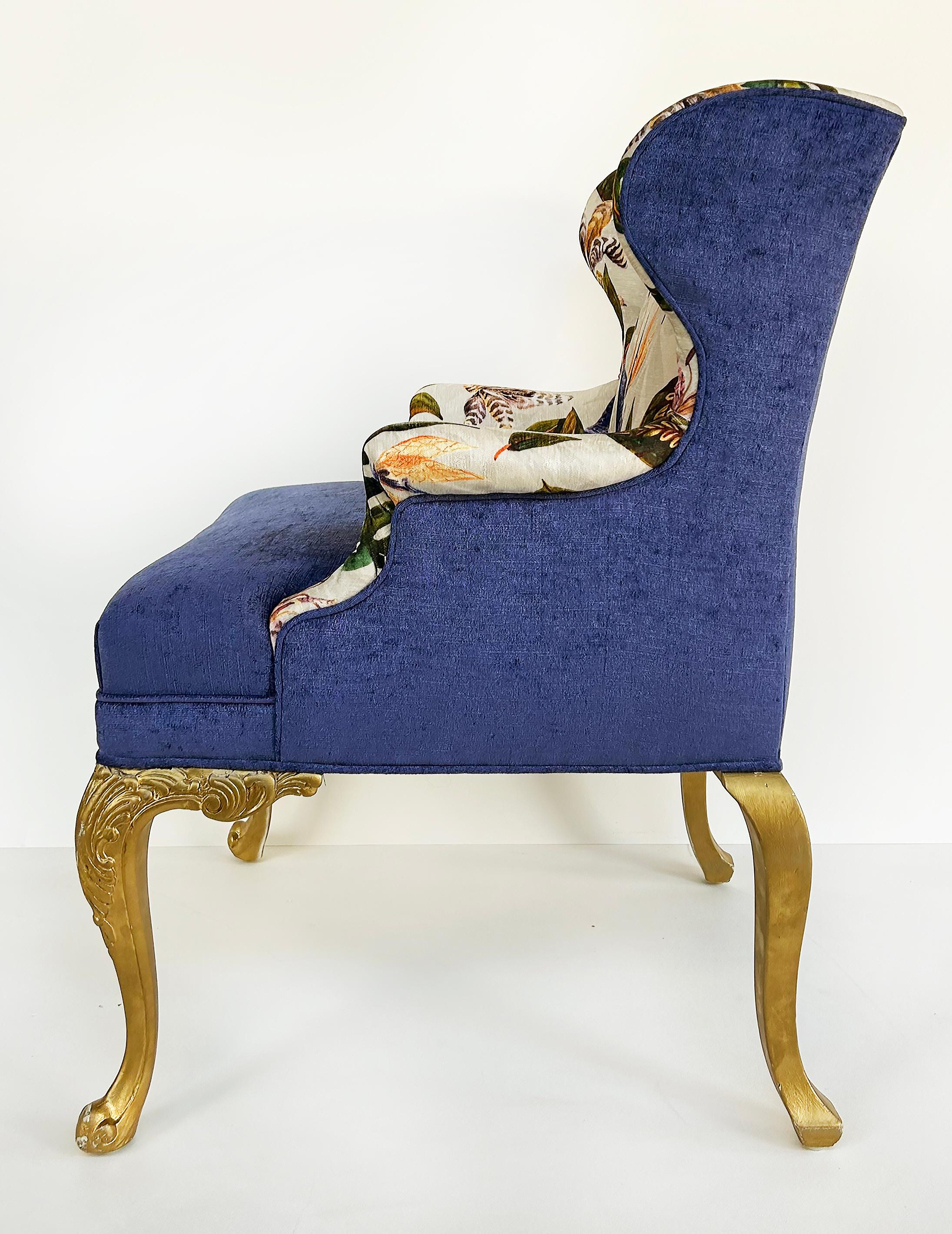 Giltwood Kürzlich gepolstert Ohrensessel mit Floral Print Stoff (20. Jahrhundert) im Angebot