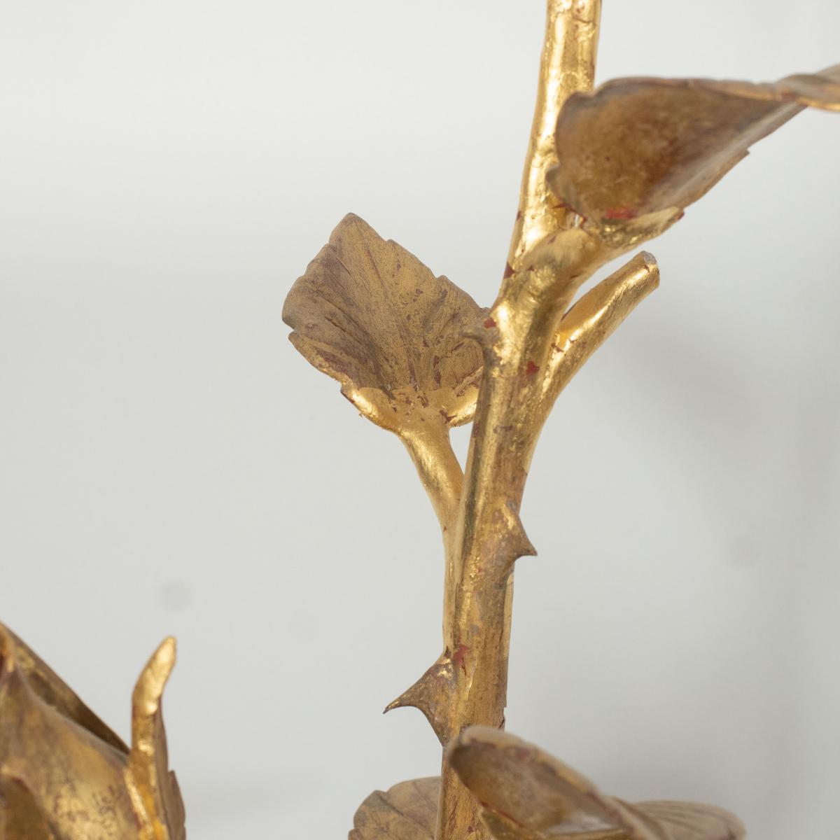 Sculpture de roses en bois doré de Carlos Villegas en vente 1