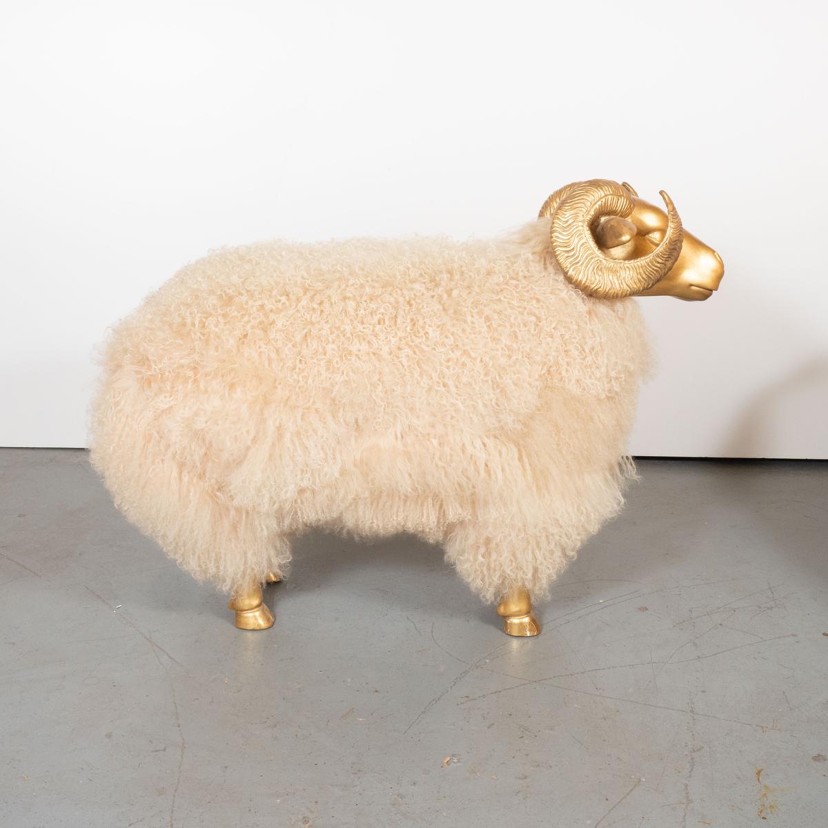 Giltwood Sheep Family by Carlos Villegas In Excellent Condition For Sale In Tarrytown, NY