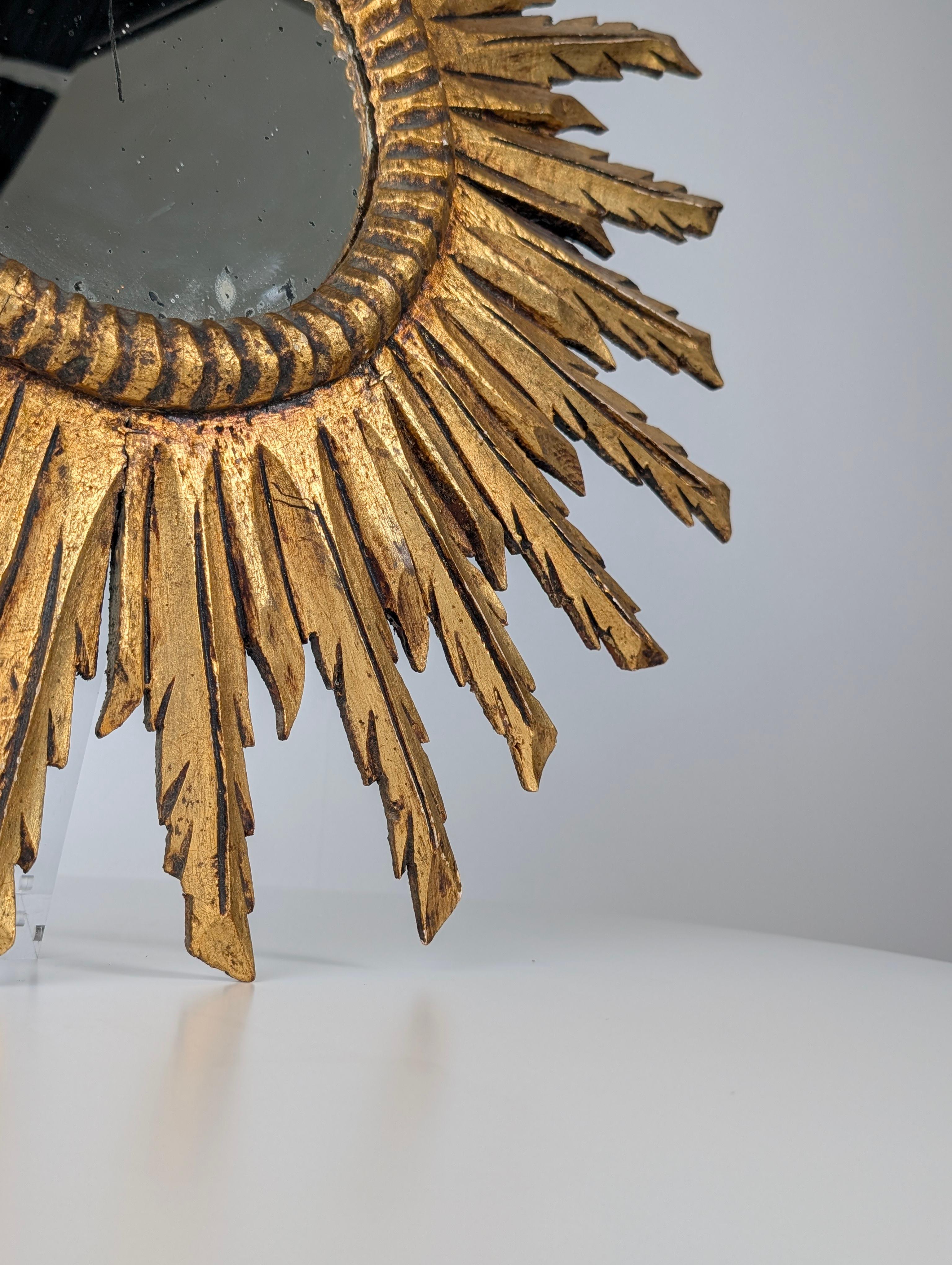 Europeo Specchio Giltwood Sunburst, anni '50 in vendita