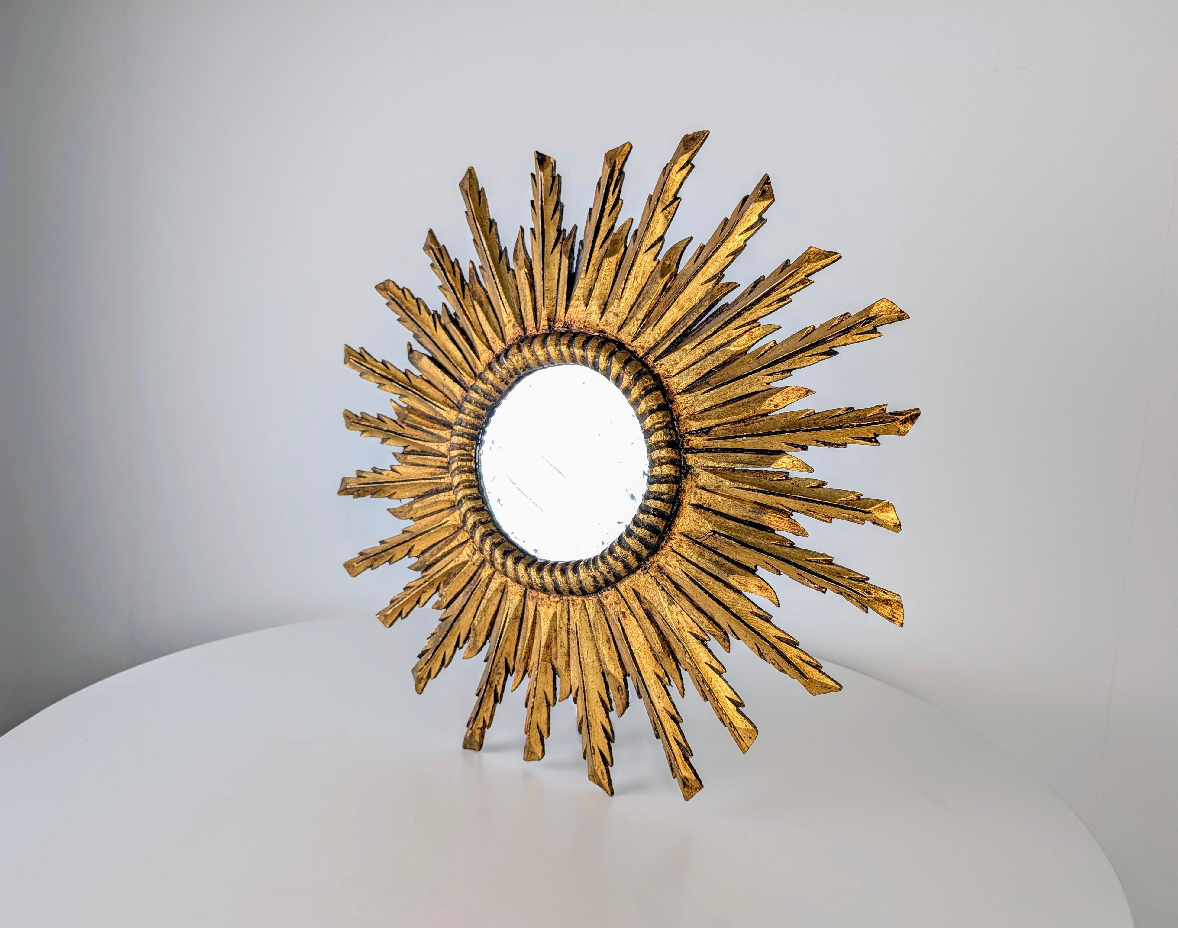 Legno dorato Specchio Giltwood Sunburst, anni '50 in vendita