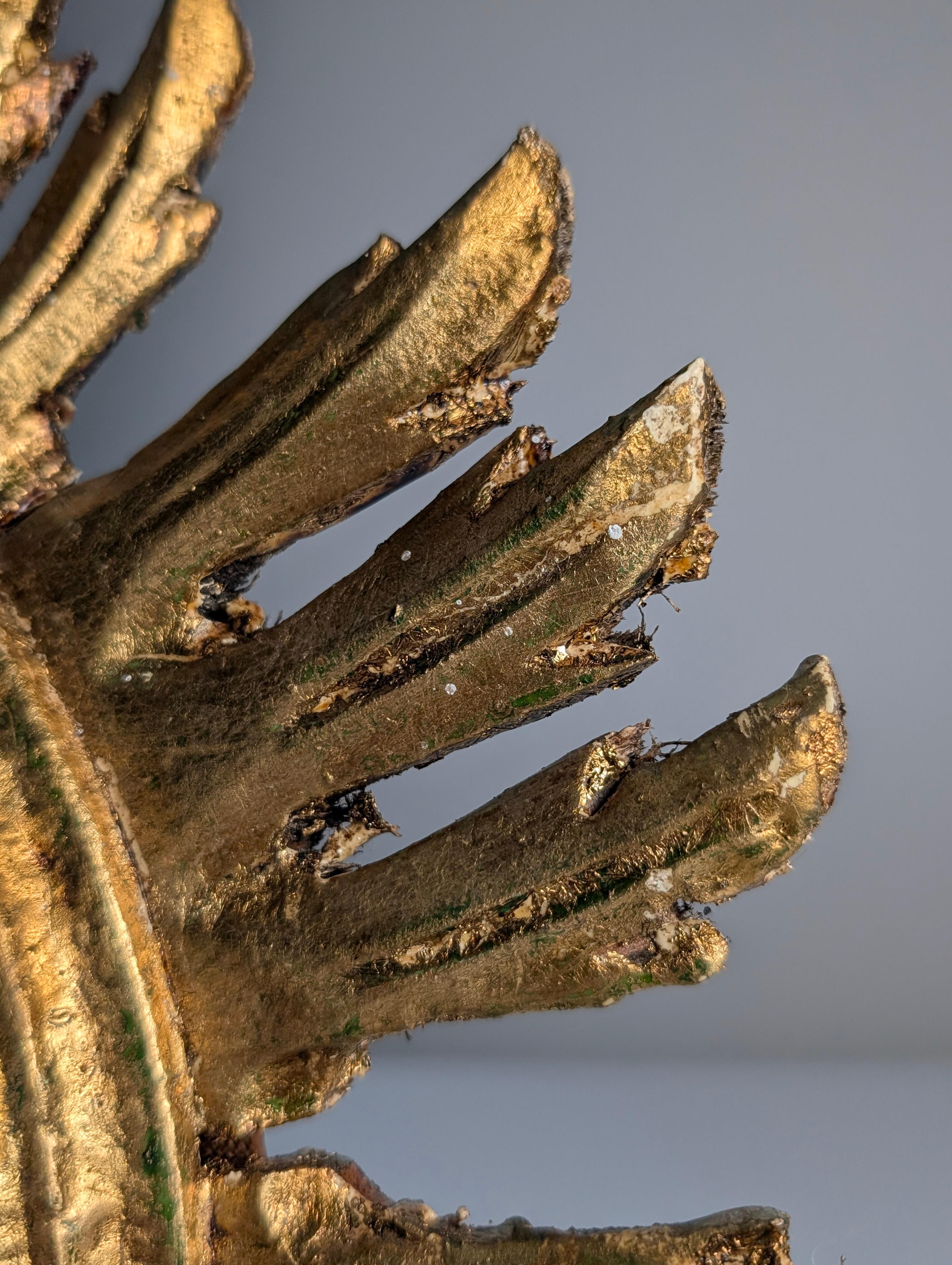 Spiegel aus Giltwood mit Sonnenschliff, 1960er Jahre (Vergoldet) im Angebot