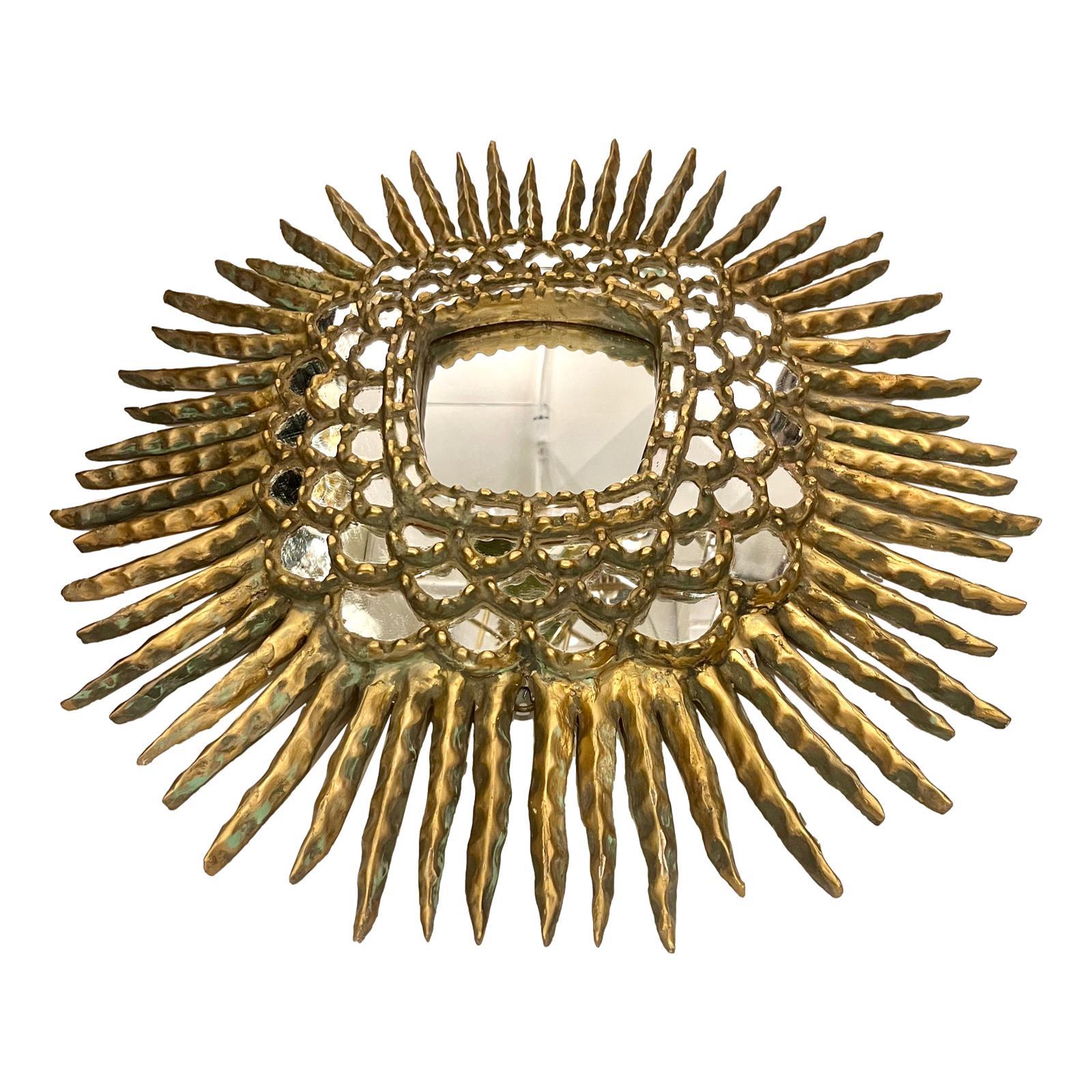 Giltwood Sunburst Mirror In Good Condition For Sale In New York, NY