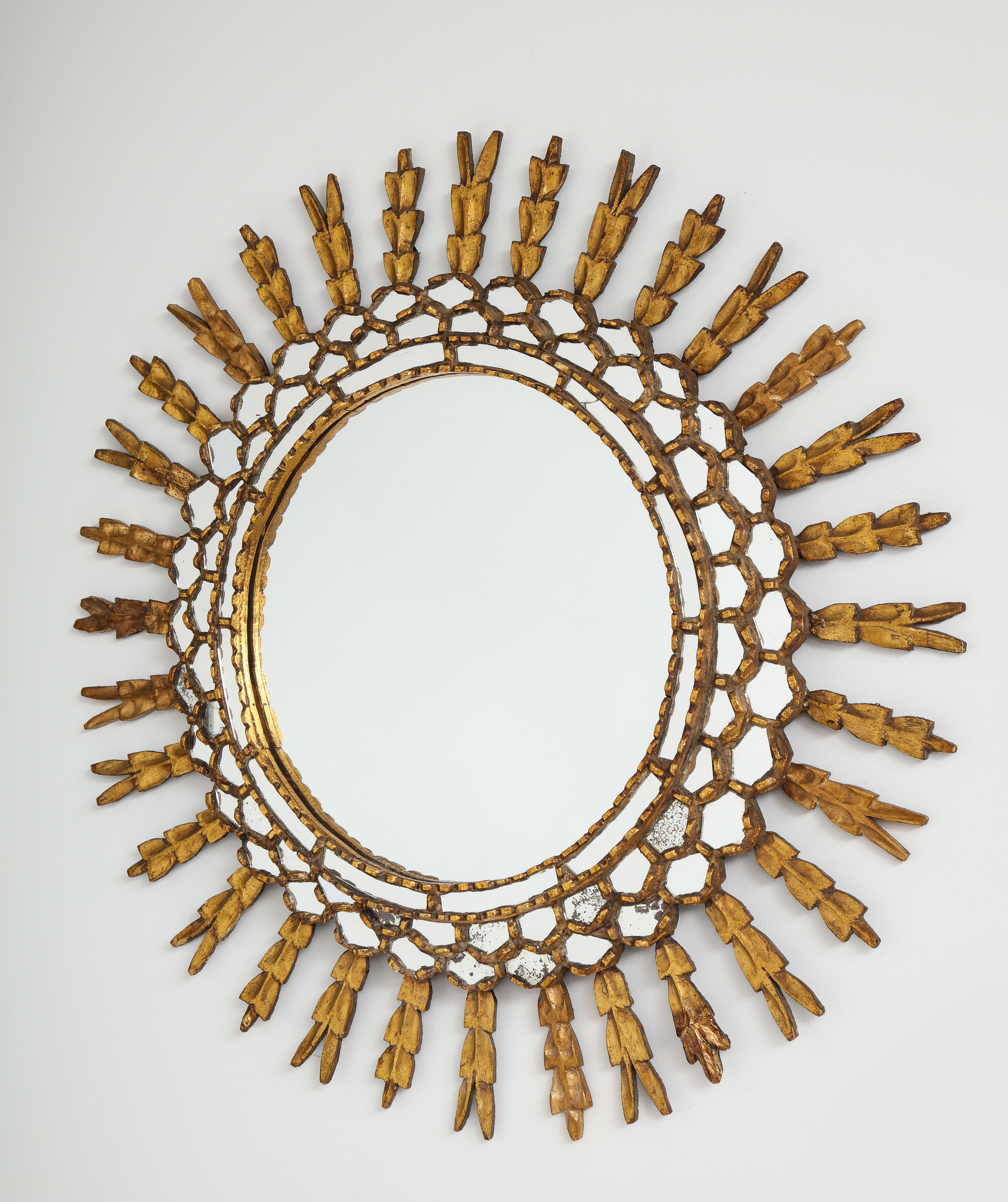 Giltwood Sunburst Mirror In Good Condition For Sale In Mt. Kisco, NY