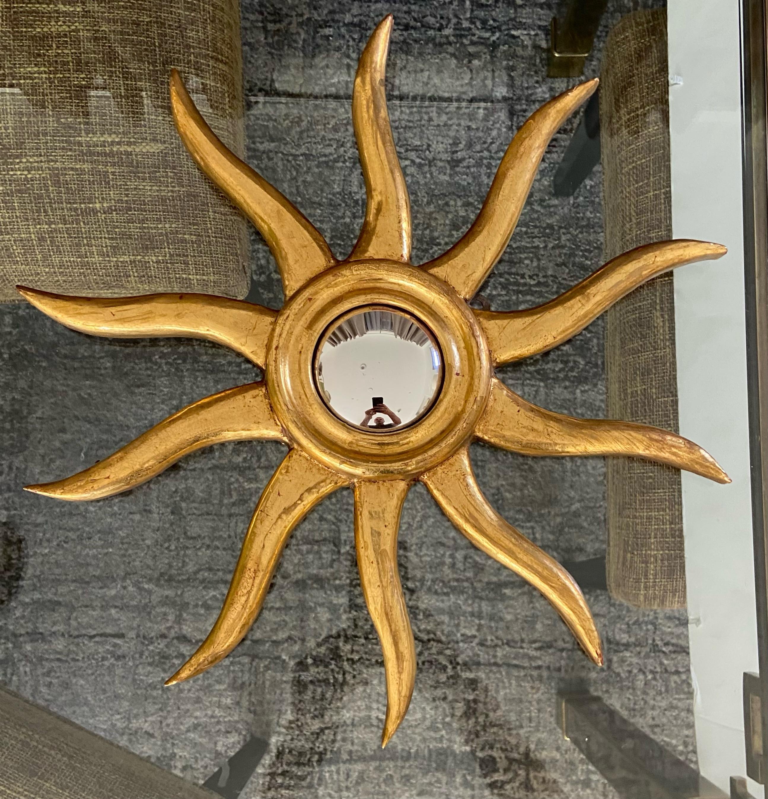 Giltwood Sunburst Pinwheel Convex Wall Mirror In Good Condition In Palm Springs, CA