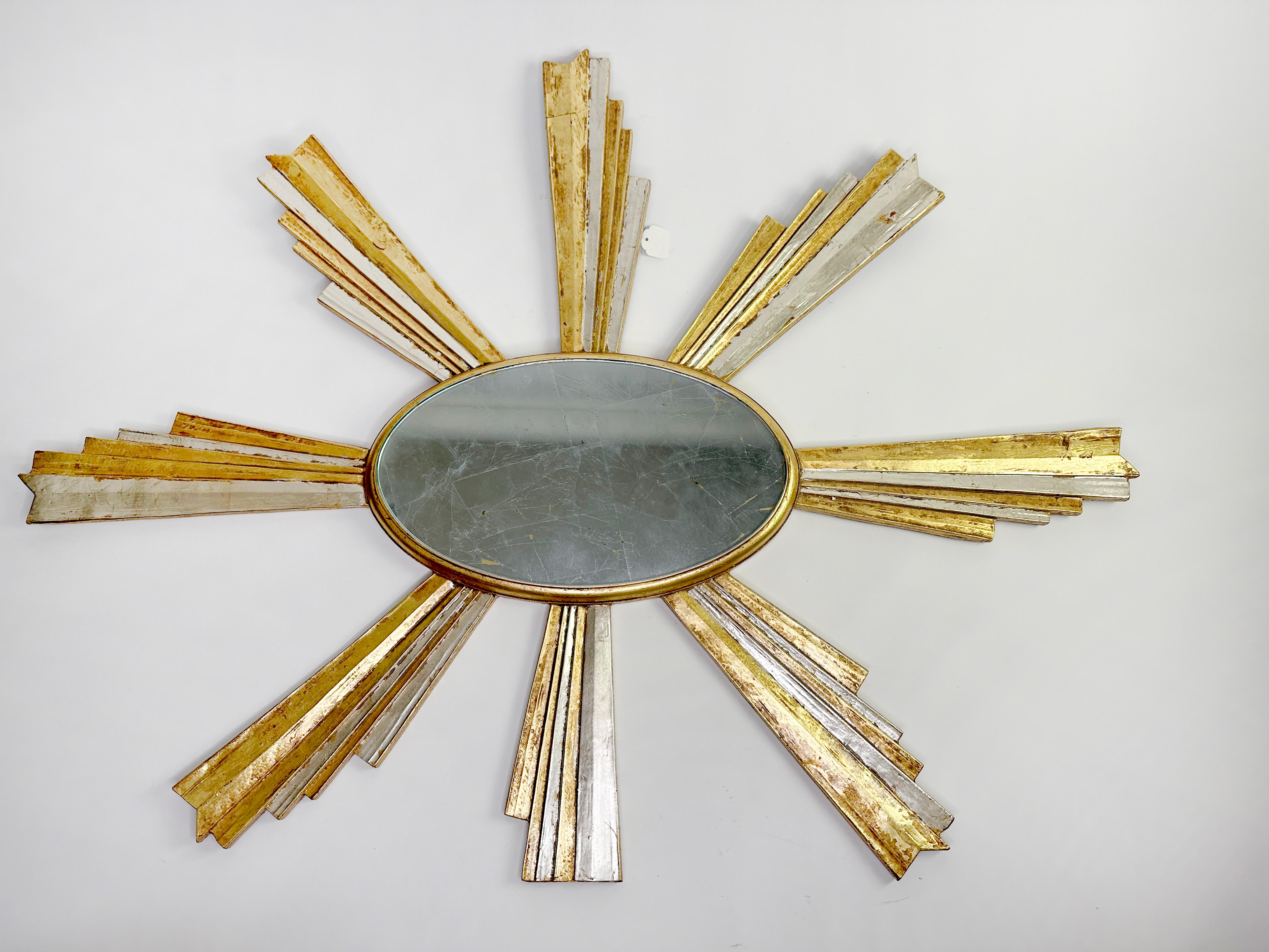 Giltwood Sunburst Shaped Oval Framed Wall Mirror In Good Condition For Sale In Dallas, TX