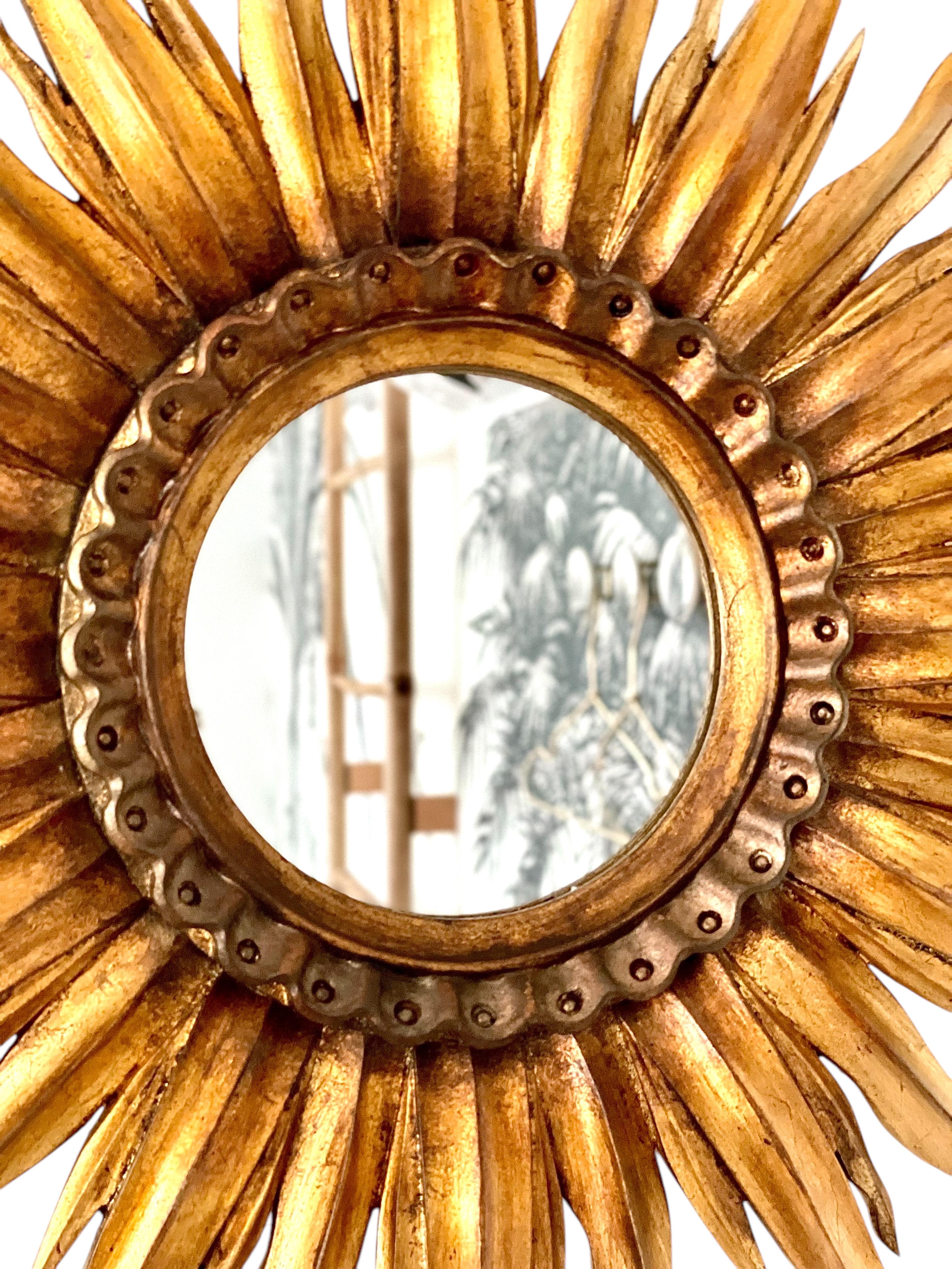 Giltwood Sunburst Wandspiegel (Blattgold) im Angebot