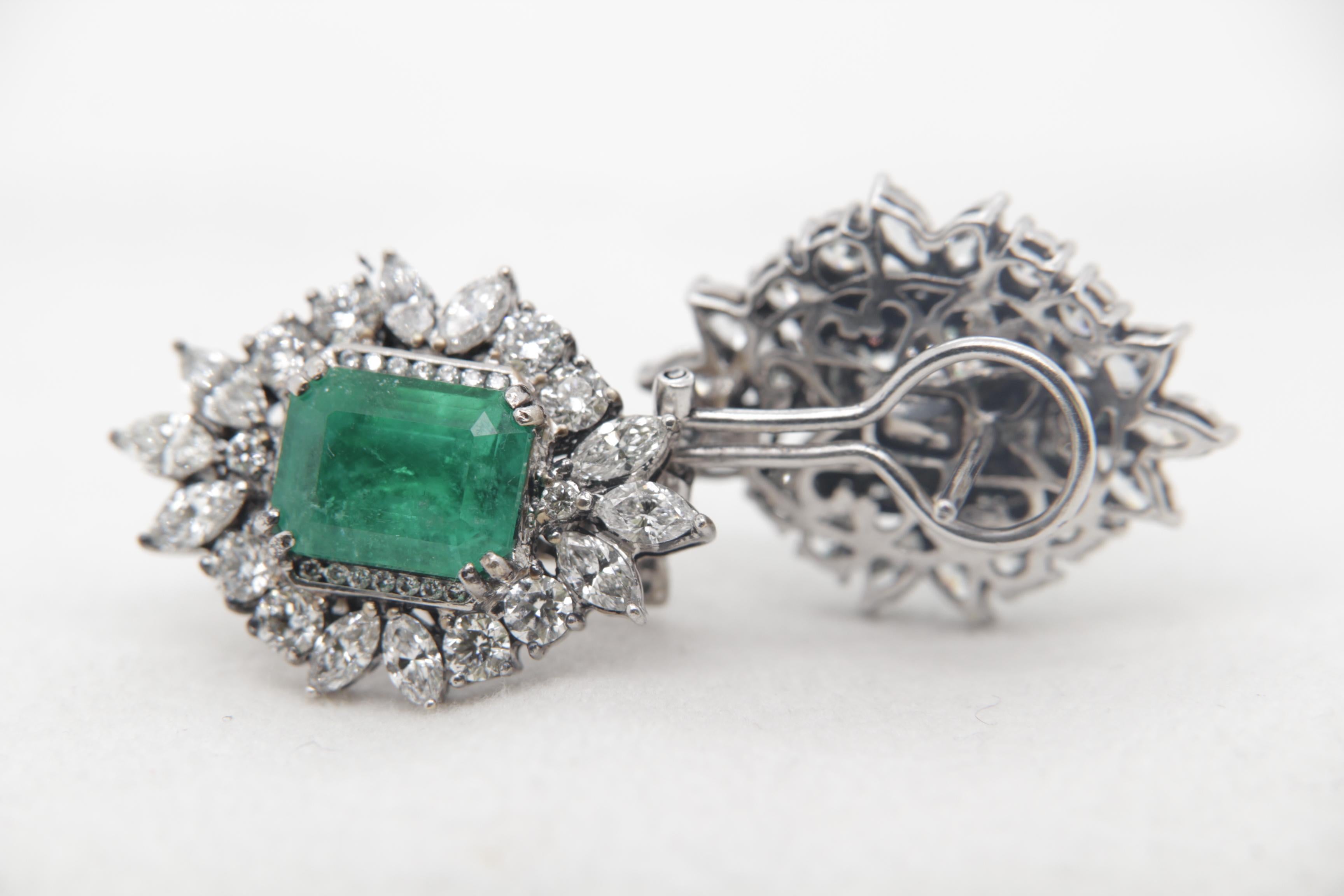 Women's or Men's GIM Certified Emerald and Diamond Earring in 18 Karat Gold