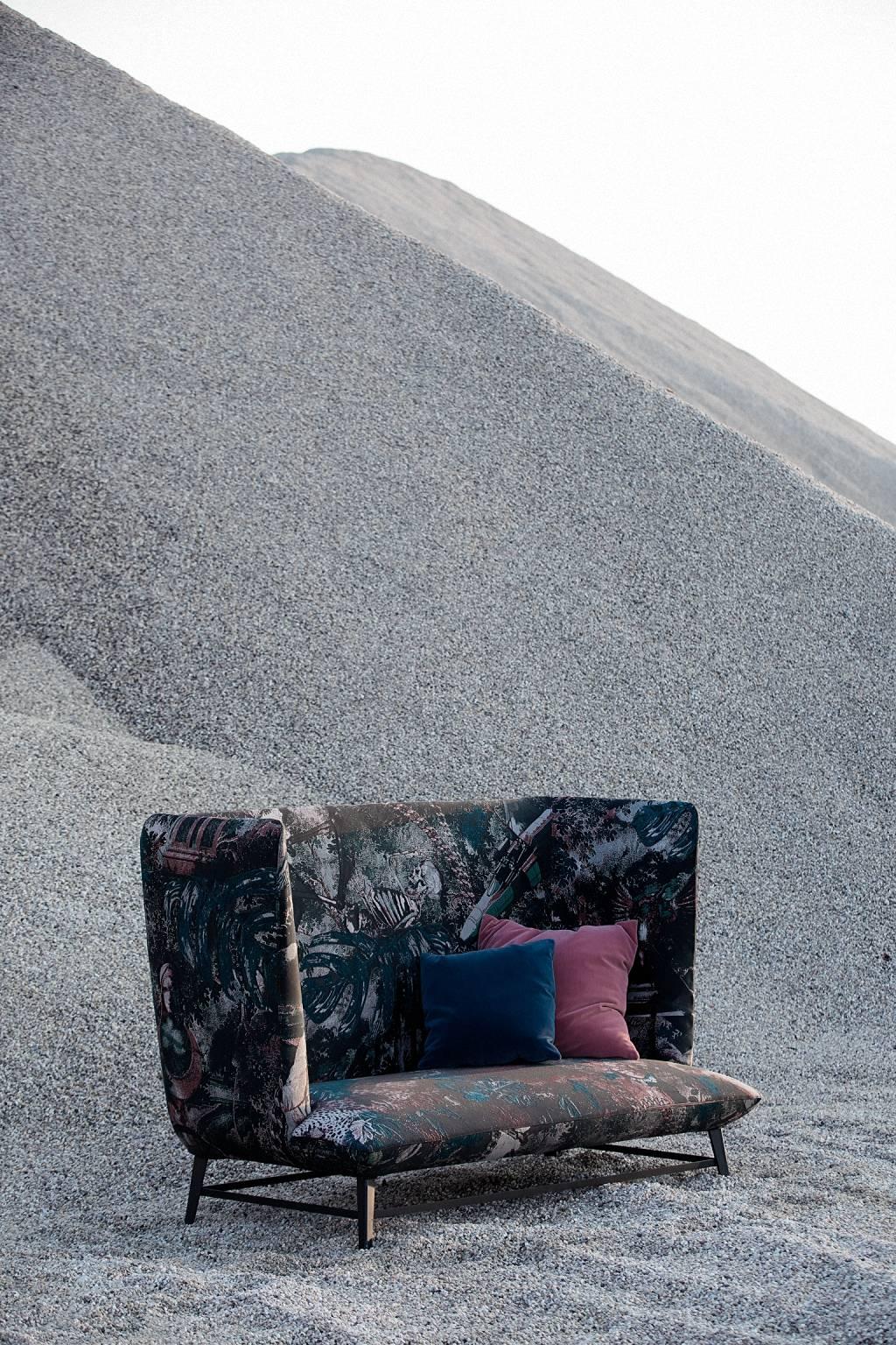 Zweisitziges Sofa „Gimme Shelter“ mit Stahlrahmen und Sockel von Moroso für Diesel (Lackiert) im Angebot
