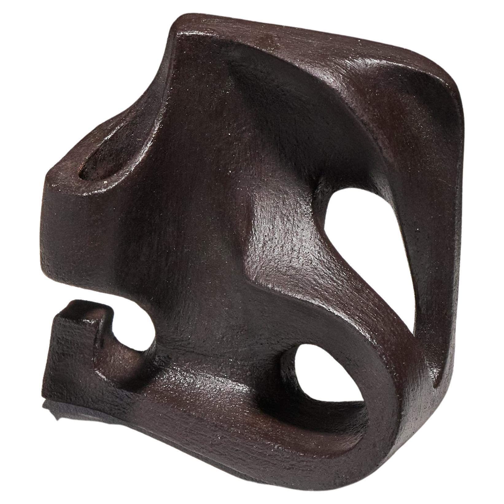 Scultura da parete "Gimmik 2" in gres.
