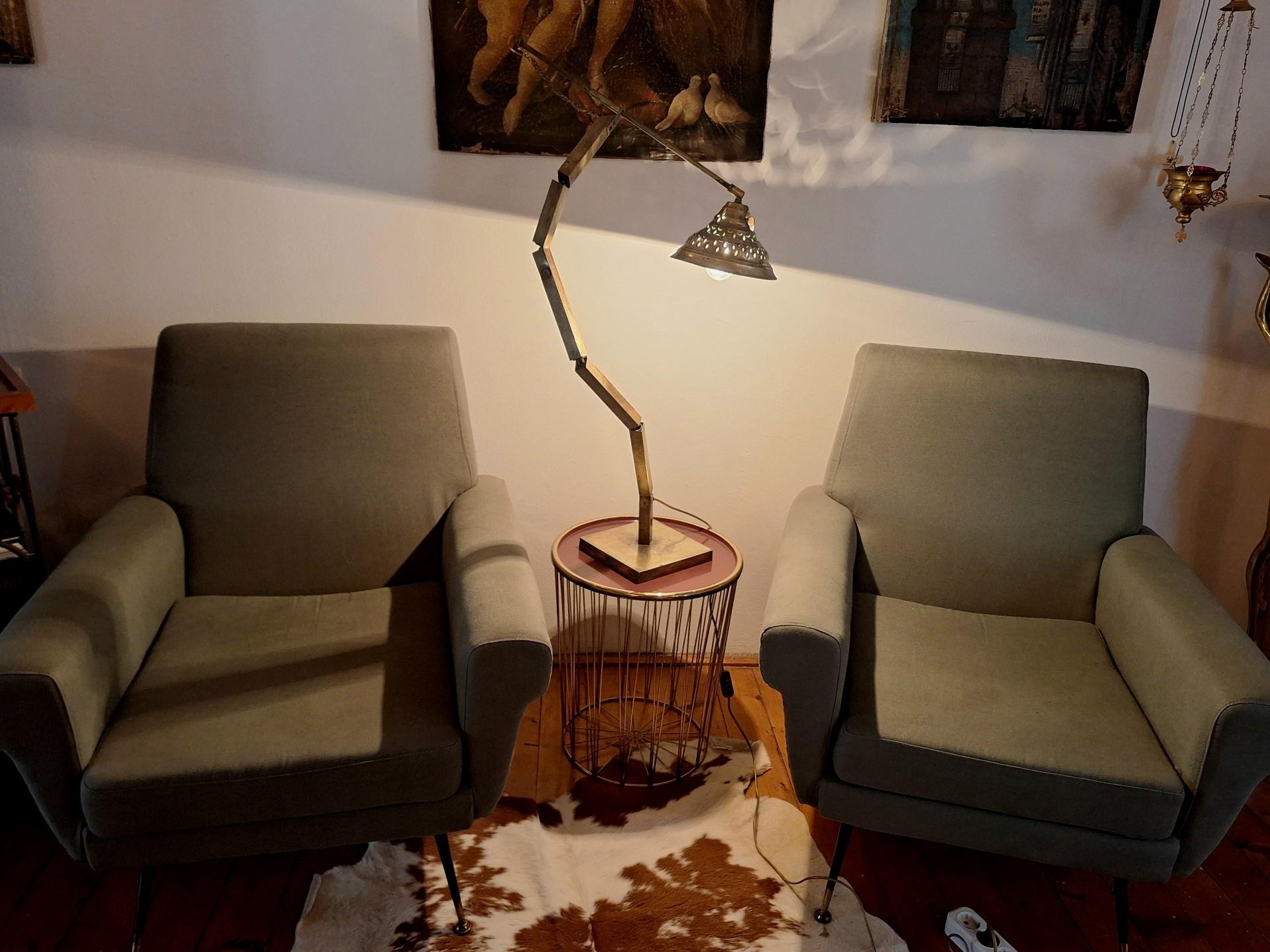 This unique table lamp by Gimo Fero Venation features a pivoting lampshade, allowing you to easily direct light where it’s needed. Thoughtfully designed with practicality in mind, the lamp can be fully dismantled for convenient packaging and