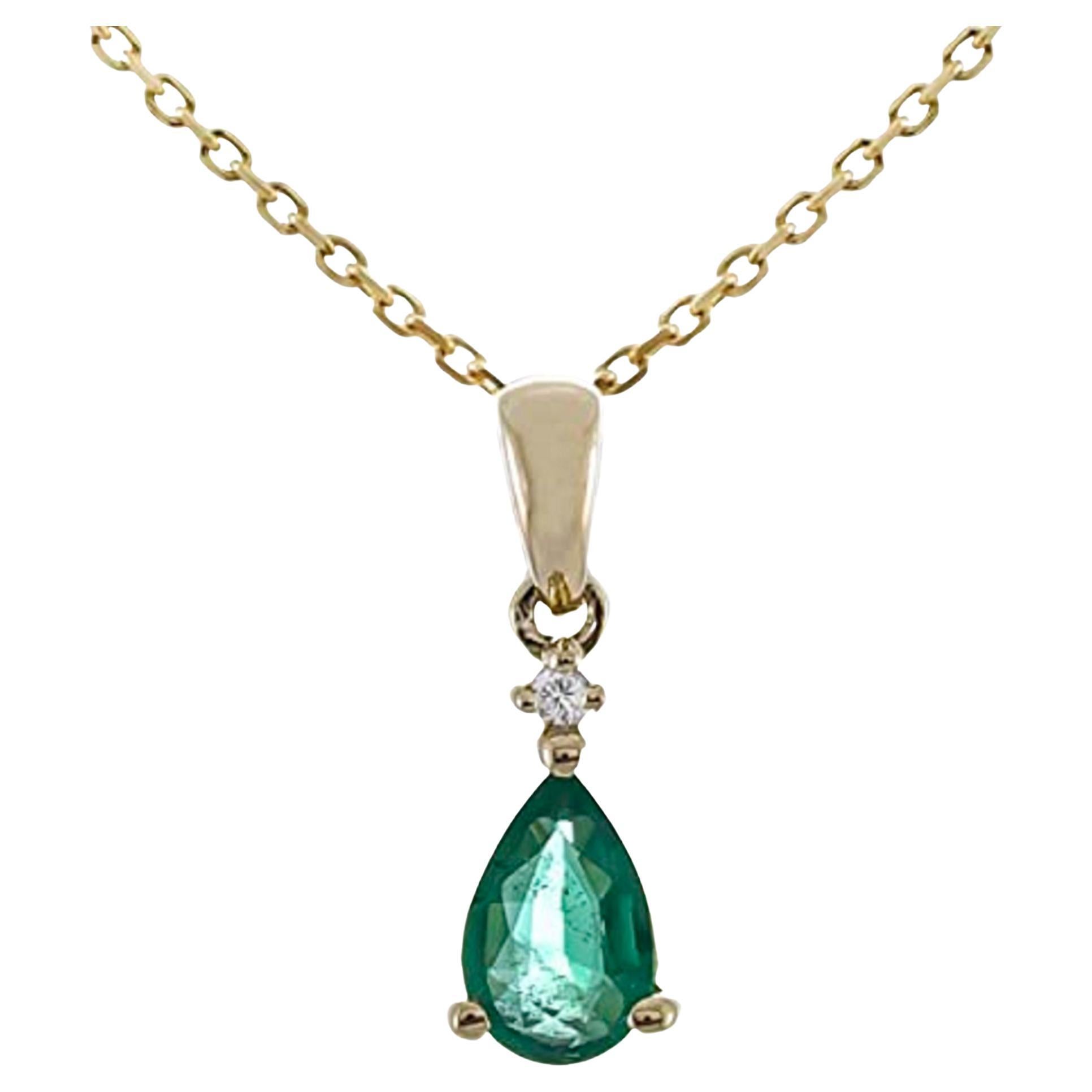 Gin and Grace 10K Yellow Gold Natural Zambian Emerald Pendant with Round Diamond For Sale