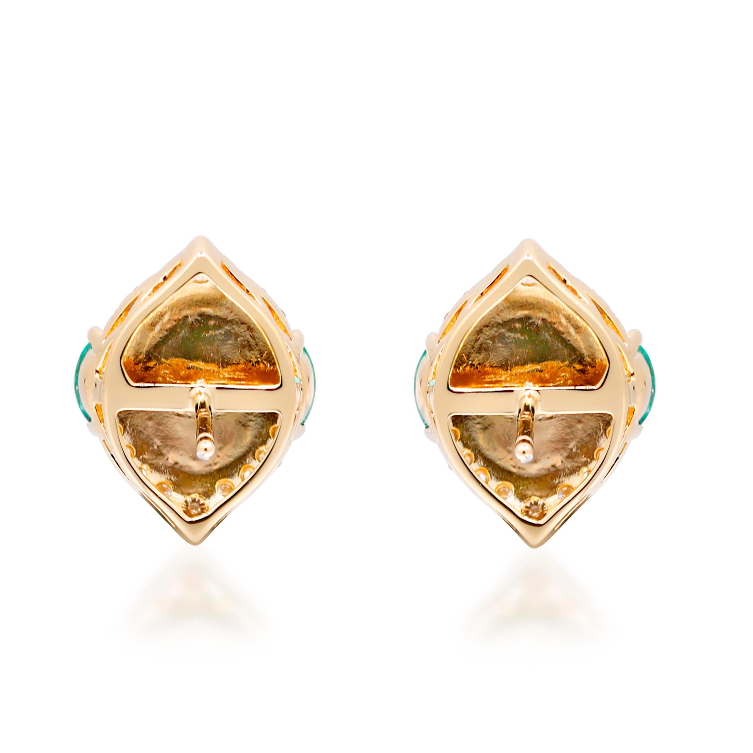Taille ovale Gin and Grace Boucles d'oreilles 14K en opale éthiopienne et émeraude en vente