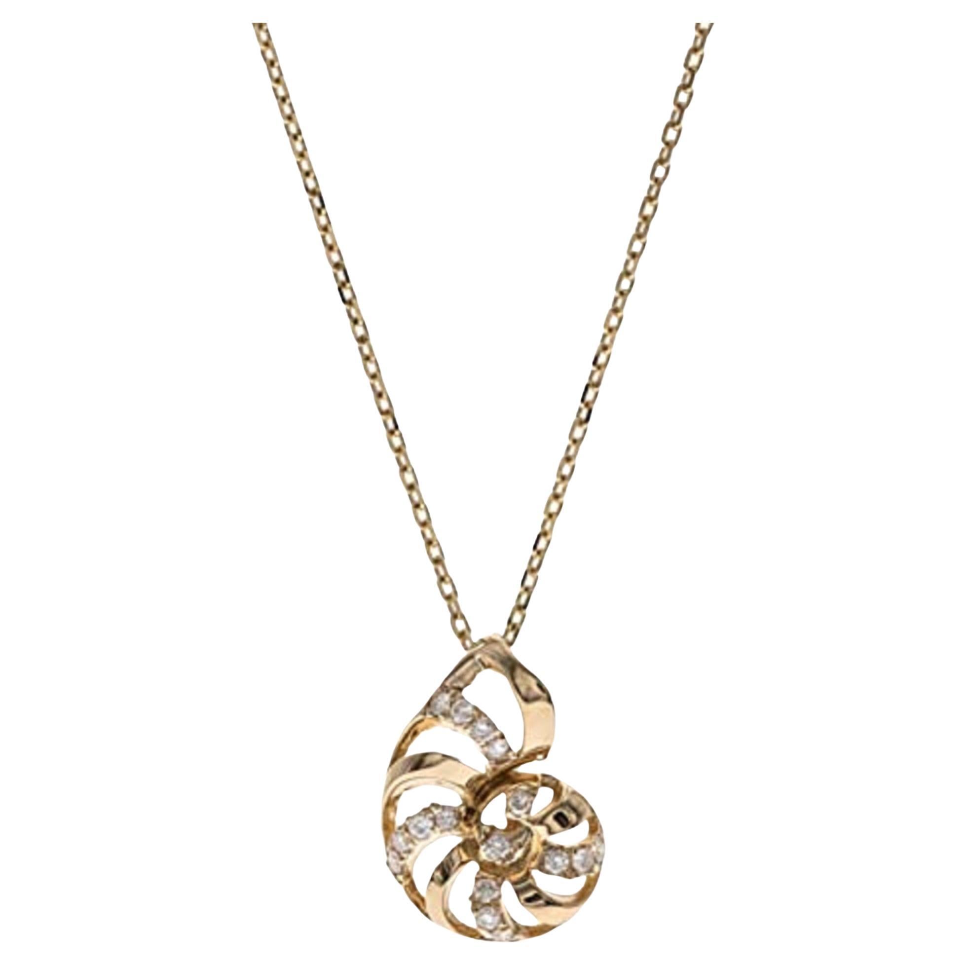 Gin and Grace pendant in 14K Yellow gold and Diamond for exclusive everyday look For Sale