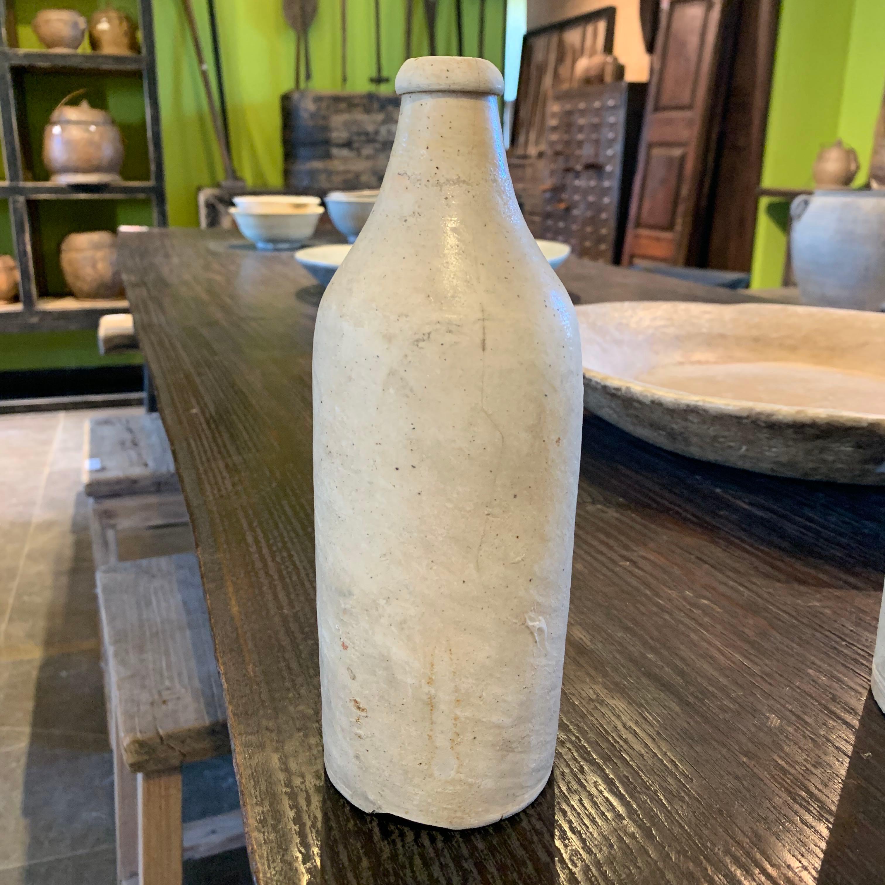 Cream Color Gin Distillery Bottle, Netherlands, 19th Century In Good Condition In New York, NY