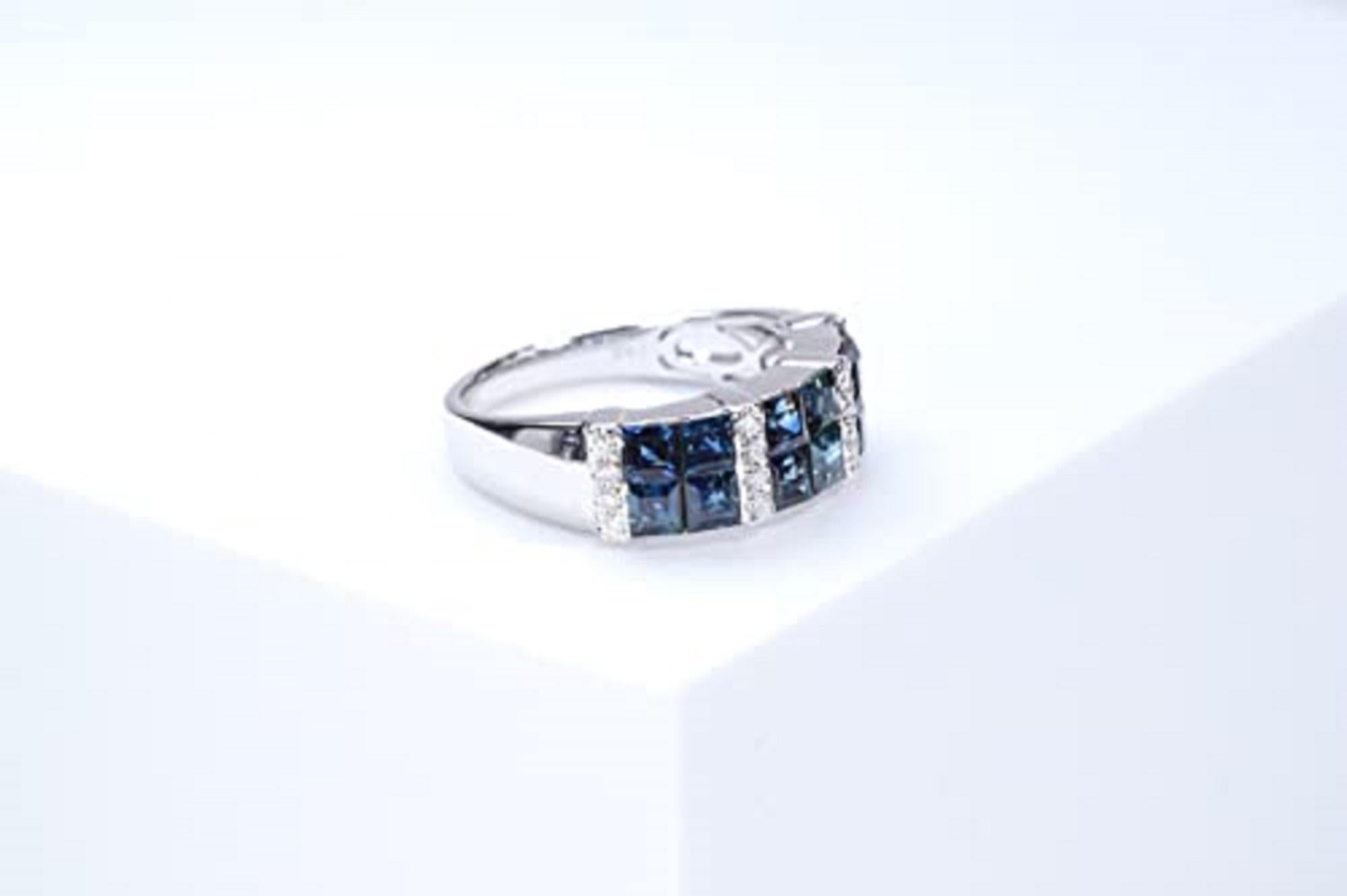 Gin & Garce 14K Weißgold Ring mit echtem blauem Saphir und Diamanten für Frauen (Carréeschliff) im Angebot