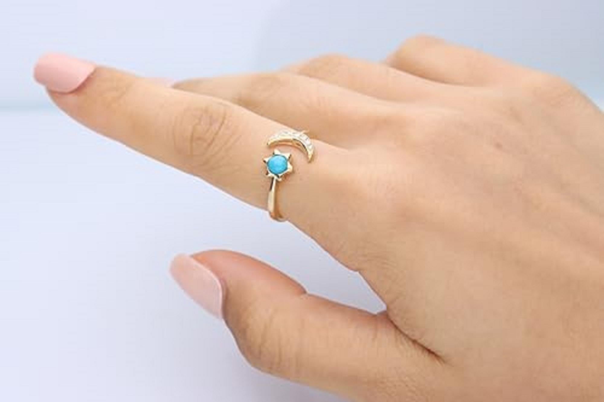 Decorate yourself in elegance with this Ring is crafted from 10-karat Yellow gold 4.0 mm Round-cut Turquoise (1 pcs) 0.24 carat and round-cut white diamond (7 pcs) 0.06 carat. This Ring is weight 1.84 grams. This delicate Ring is polished to a high