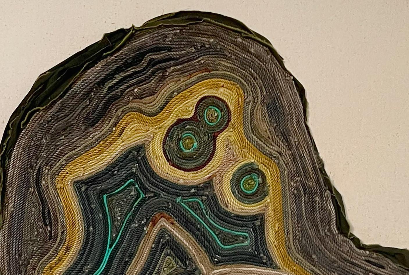 Wandskulptur aus Holz: „Doppelreihige Achatschale“ im Angebot 2