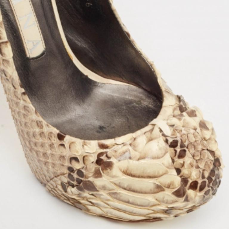 Gina Beige/Brown Python Hoodie Leather Platform Pumps Size 39 Bon état - En vente à Dubai, Al Qouz 2