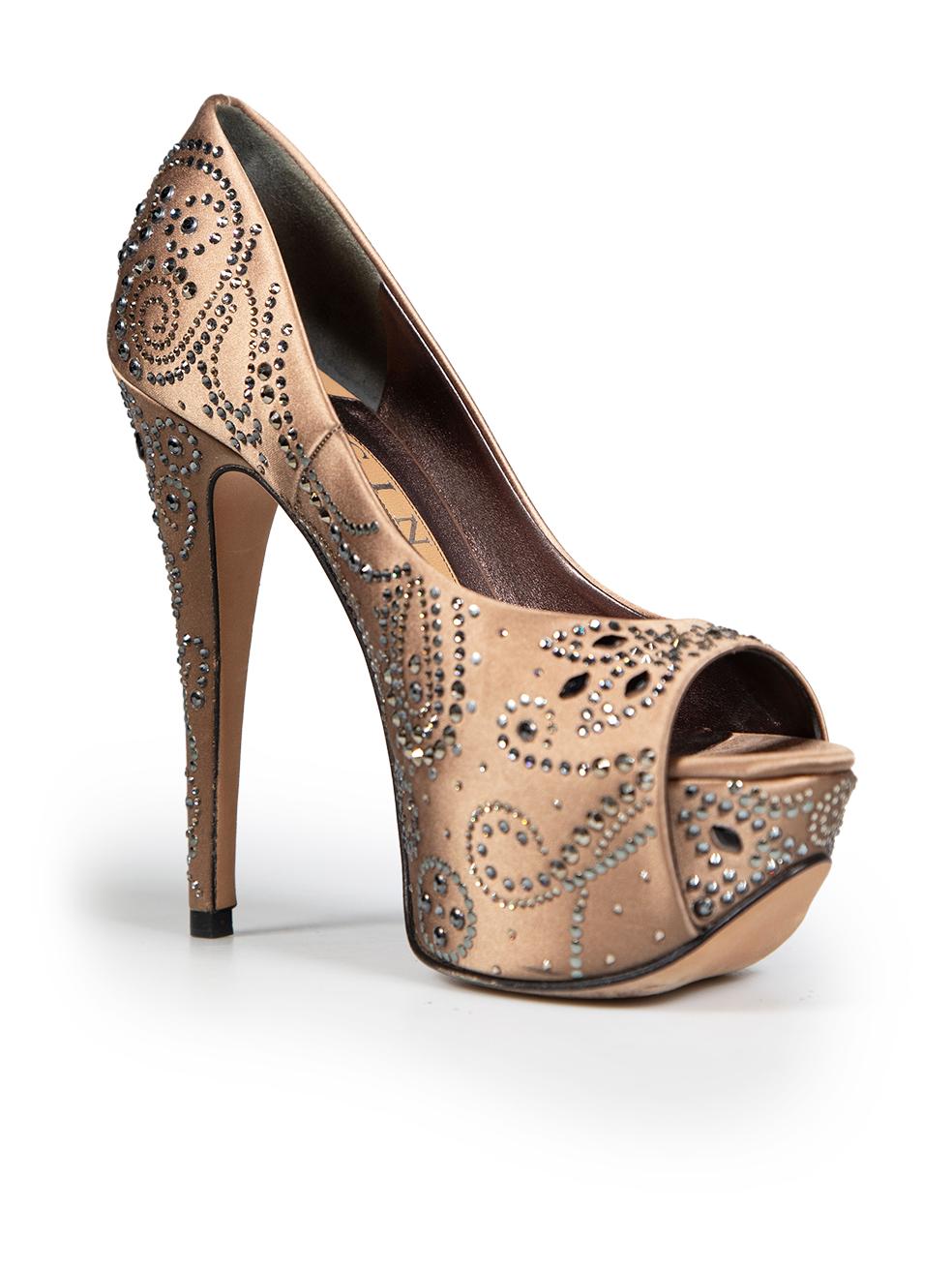 CONDITION is Very good. Hardly any visible wear to shoes is evident on this used Gina designer resale item.
 
 Details
 Beige
 Cloth
 Heels
 Crystal embellished pattern
 Peep toe
 Platform
 High heeled
 
 
 Made in England
 
 Composition
 EXTERIOR: