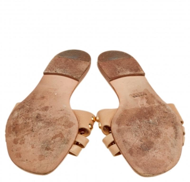 Gina Beige Leather Embellished Slide Sandals Size 38.5 en vente 1