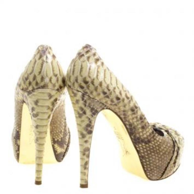 Gina escarpins à capuche en python beige, taille 38 en vente 2