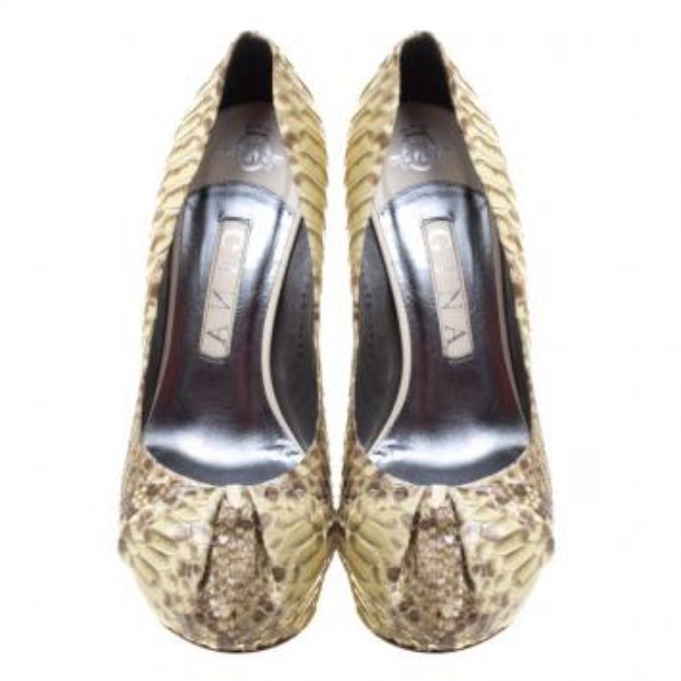 Gina escarpins à capuche en python beige, taille 38 en vente 3