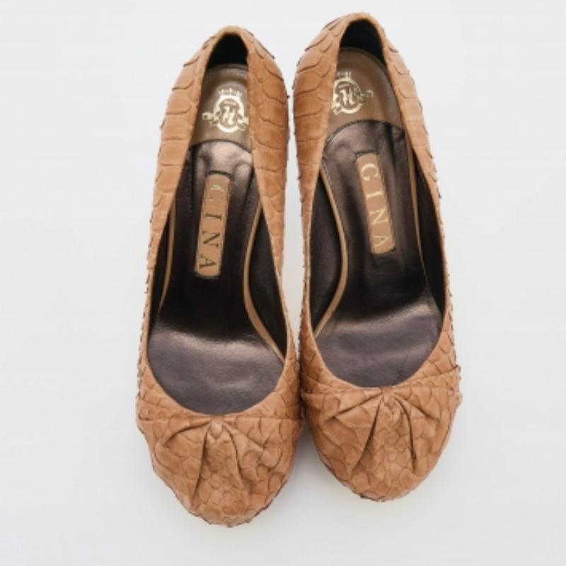 Gina Beige Python Leder Hoodie Plateau Pumps Größe 39 im Zustand „Gut“ im Angebot in Dubai, Al Qouz 2