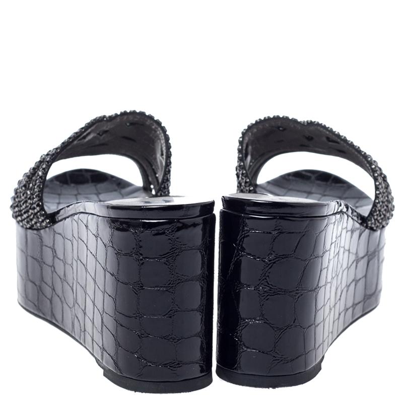 Gina Black Croc Embossed Leather Embellished Wedge Platform Sandals Size 37.5 In Good Condition In Dubai, Al Qouz 2
