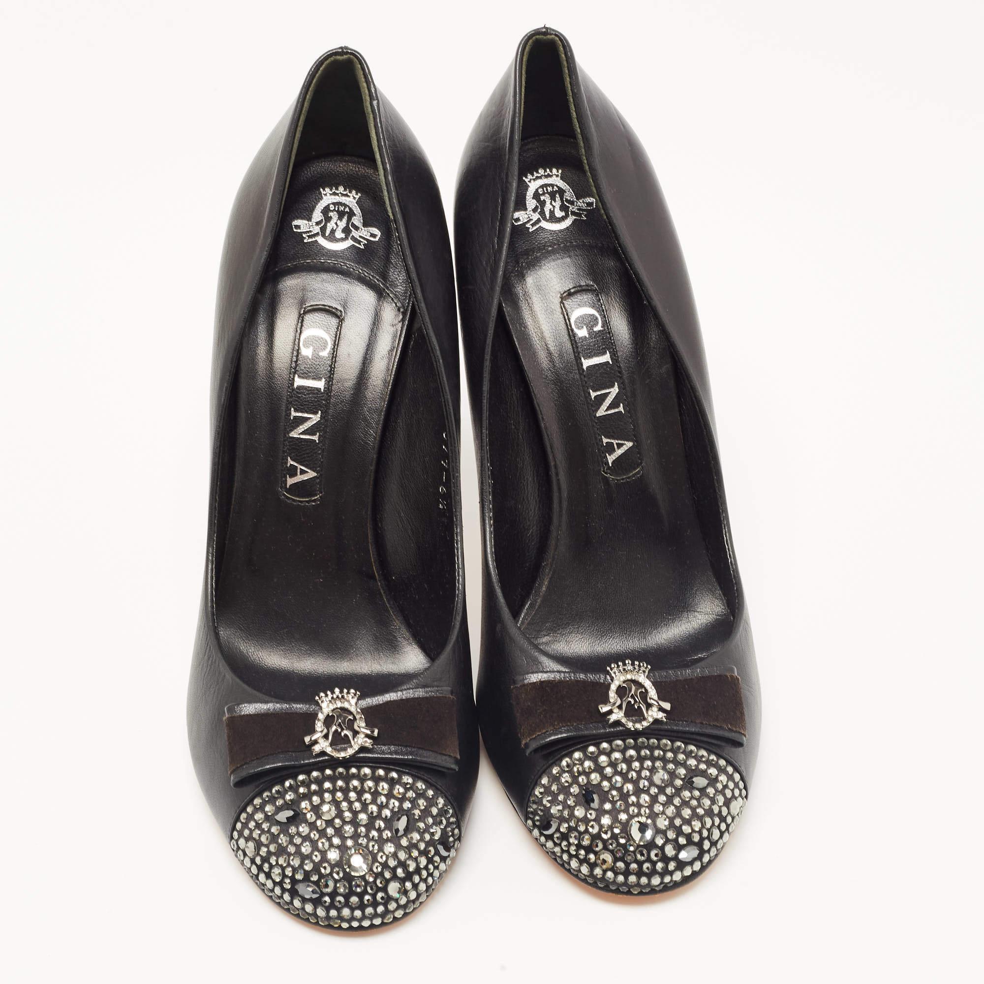Gina Black Leather Embellished Pumps Size 39.5 In Good Condition For Sale In Dubai, Al Qouz 2
