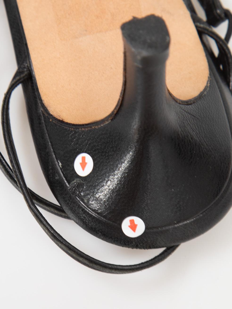 Gina Chaussures à talons pointus en cuir noir Taille UK 5.5 en vente 4