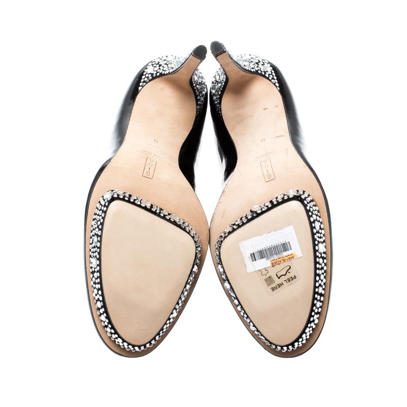 Gina Black Patent Leather Crystal Embellished Heel Platform Pumps Size 41 In Excellent Condition In Dubai, Al Qouz 2