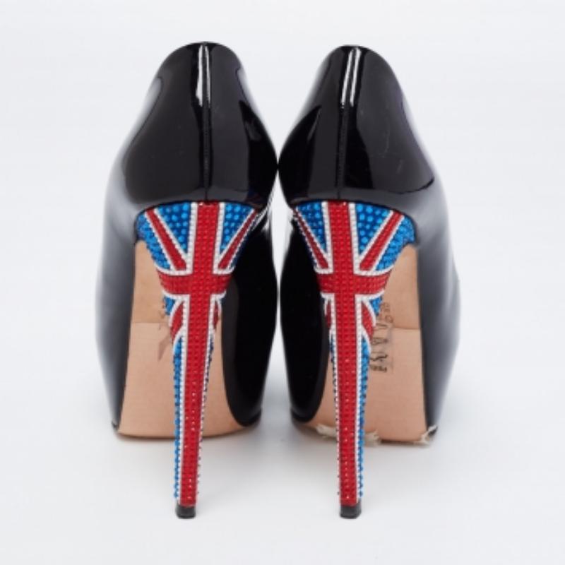 Gina - Escarpins à plateforme peep toes en cuir verni noir avec ornements en cristal - Taille 37 Bon état - En vente à Dubai, Al Qouz 2
