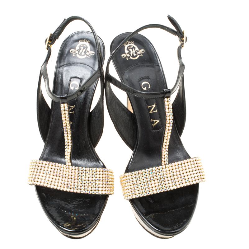 Gina Black Patent Leather Crystal Embellished Platform Sandals Size 37 In Good Condition For Sale In Dubai, Al Qouz 2