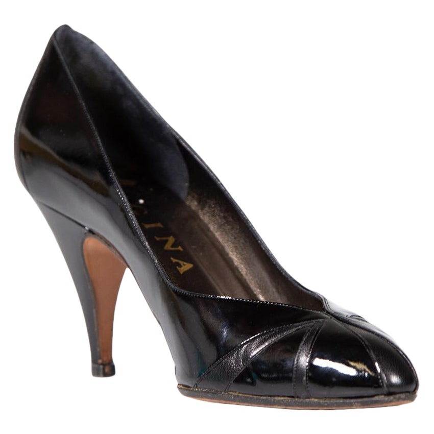 Bombas de tacón medio de charol negro Gina Talla UK 4.5