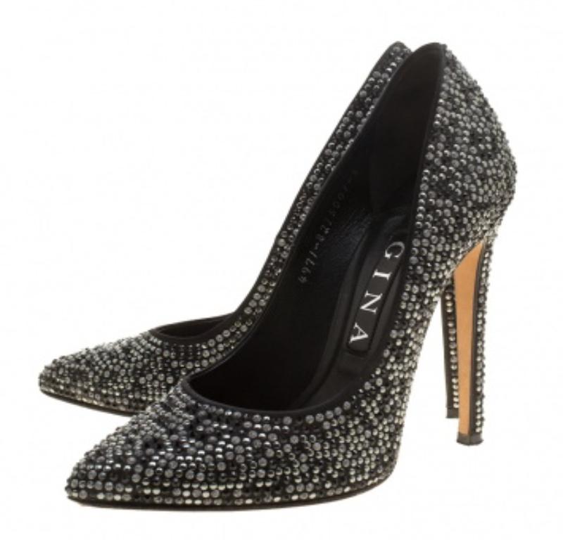 Gina - Escarpins en satin noir avec ornements en cristal - Taille 38 Bon état - En vente à Dubai, Al Qouz 2