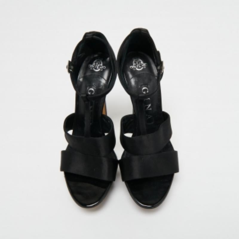 Gina Schwarze Satin Plateausandalen mit Knöchelriemen Größe 37,5 im Angebot 3